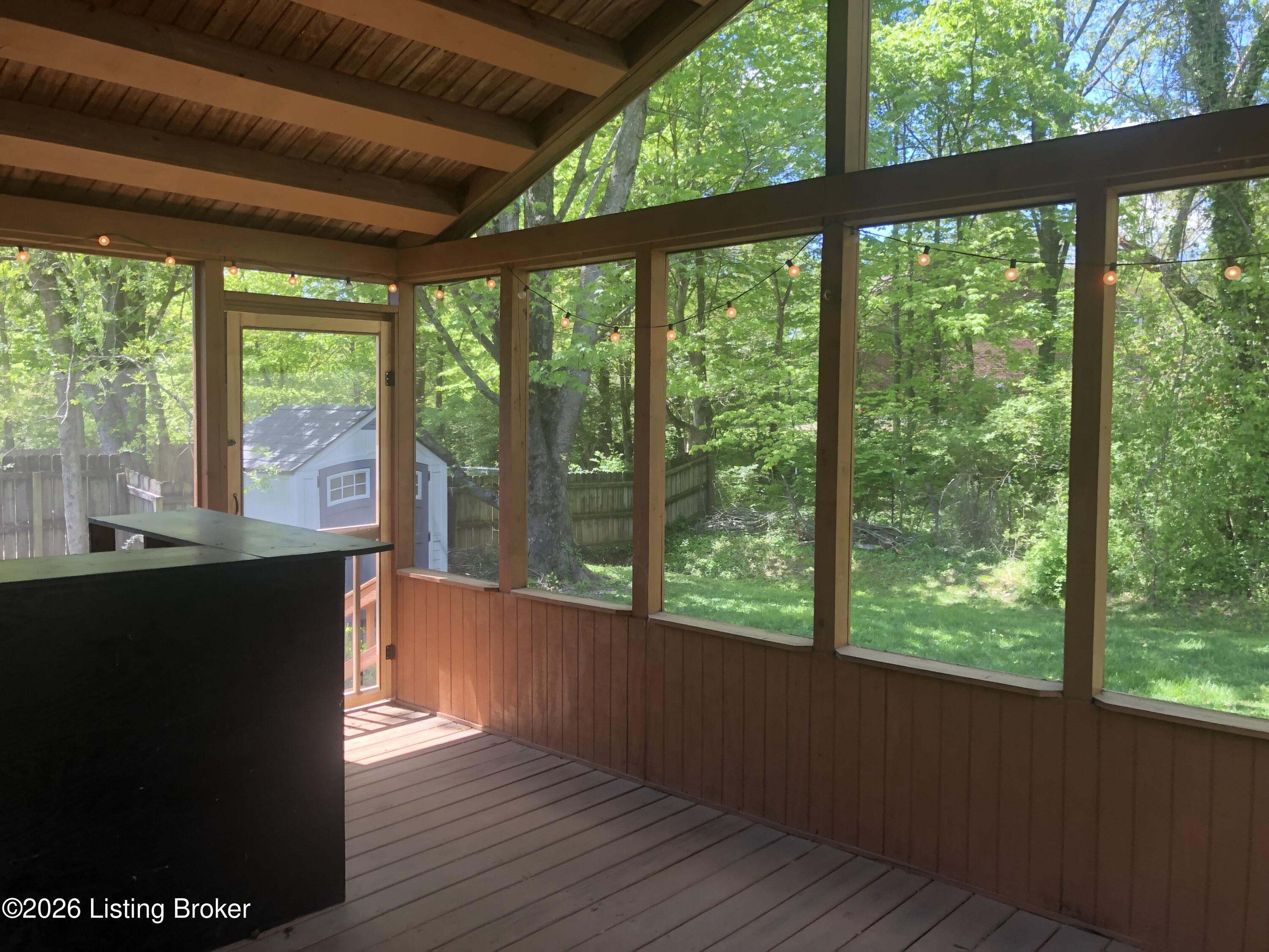 6811 Cedarwood Dr Property Photo 5