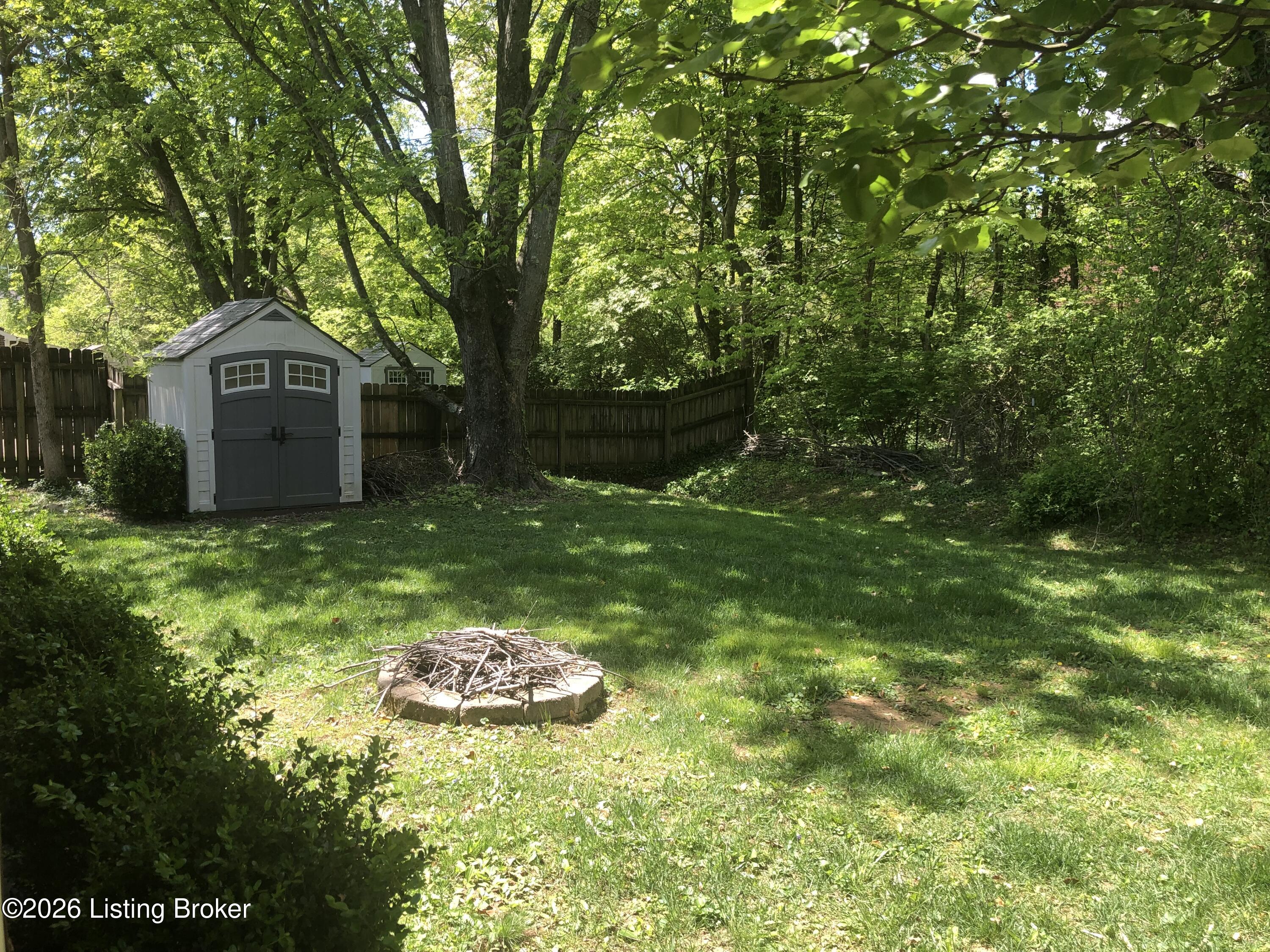 6811 Cedarwood Dr Property Photo 18