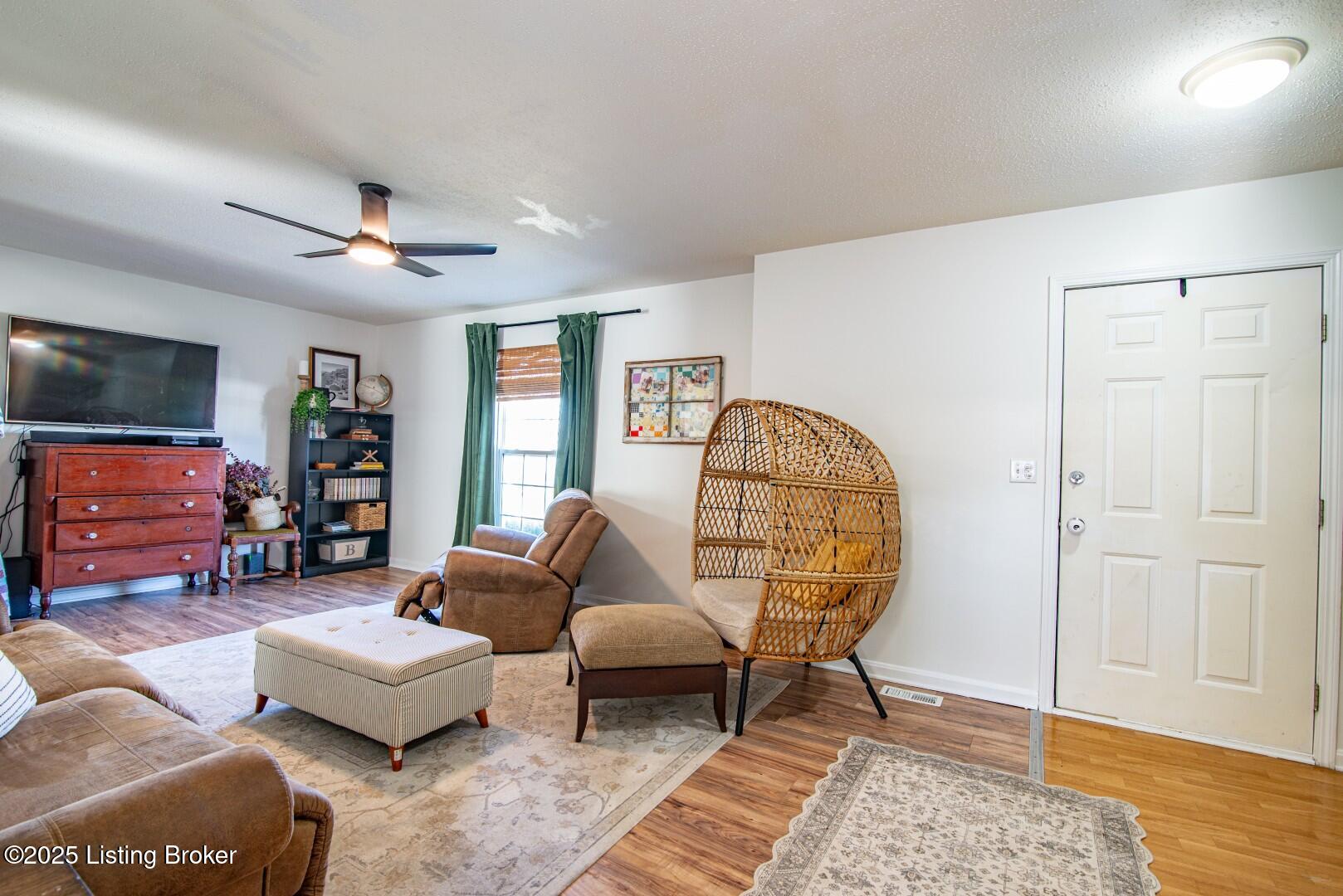 1226 Eastern St Property Photo 4