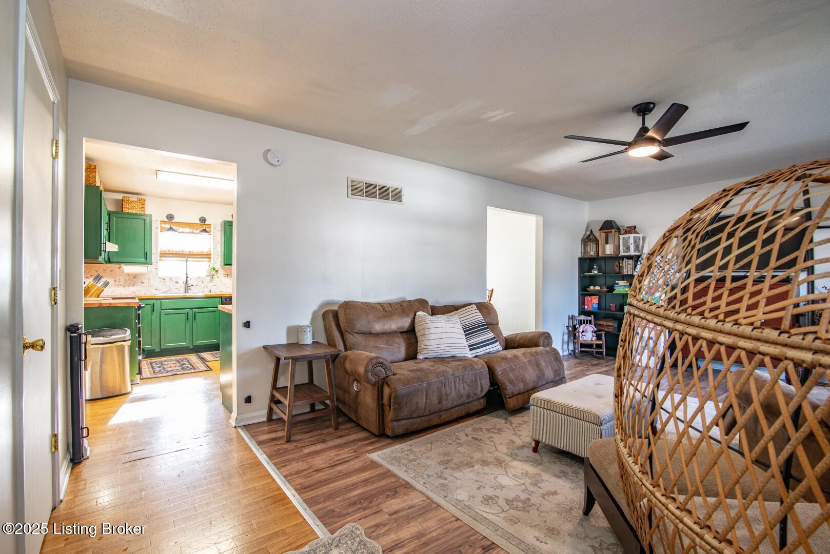 1226 Eastern St Property Photo 5