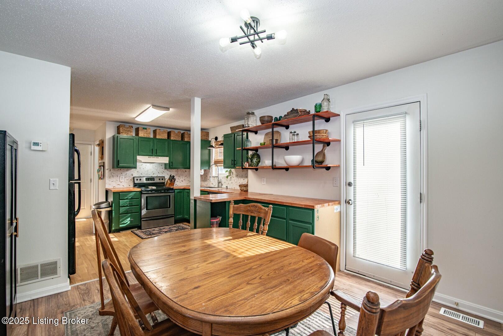 1226 Eastern St Property Photo 11