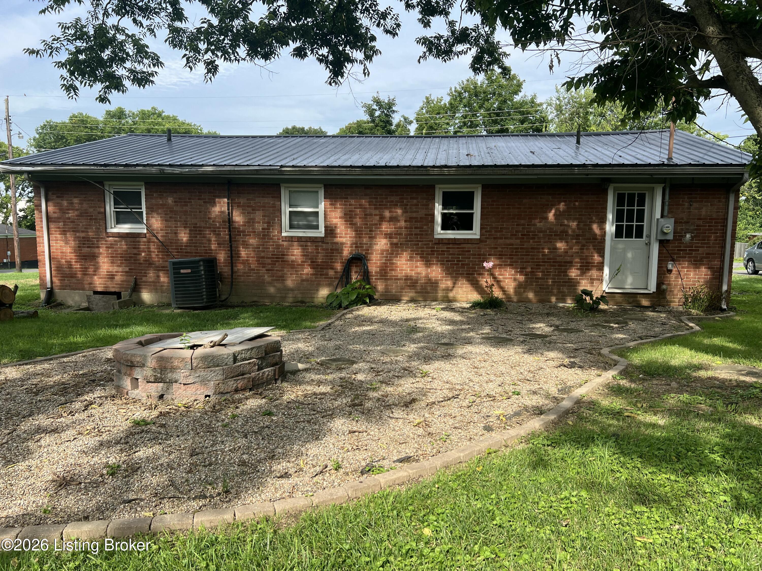 616 Clairview Dr Property Photo 10