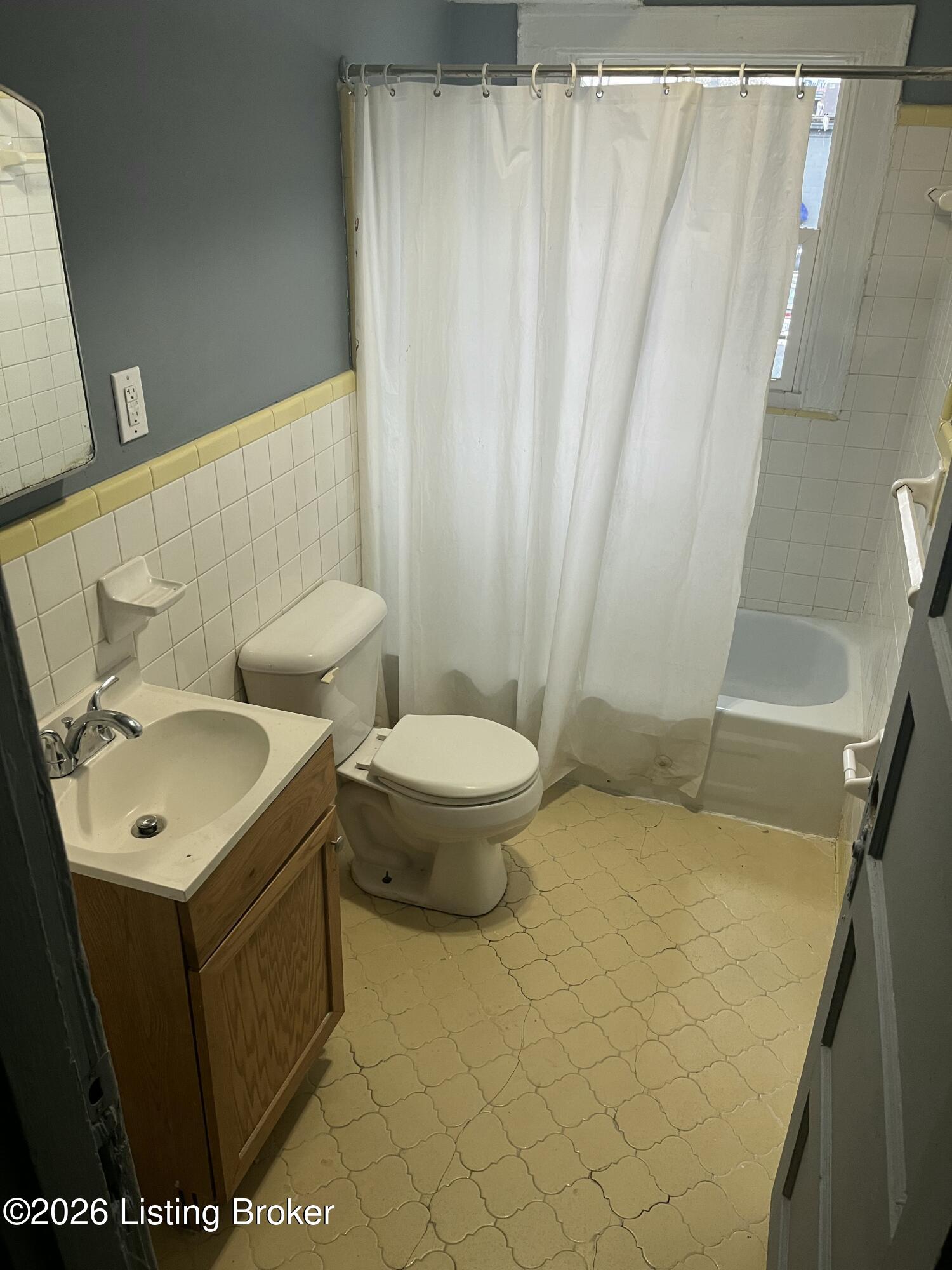 403 Gernert Ct Property Photo 6