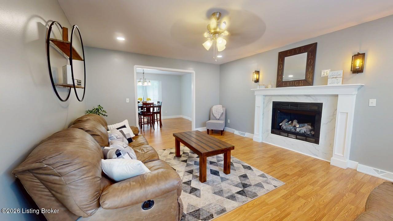 409 College View Dr Property Photo 4