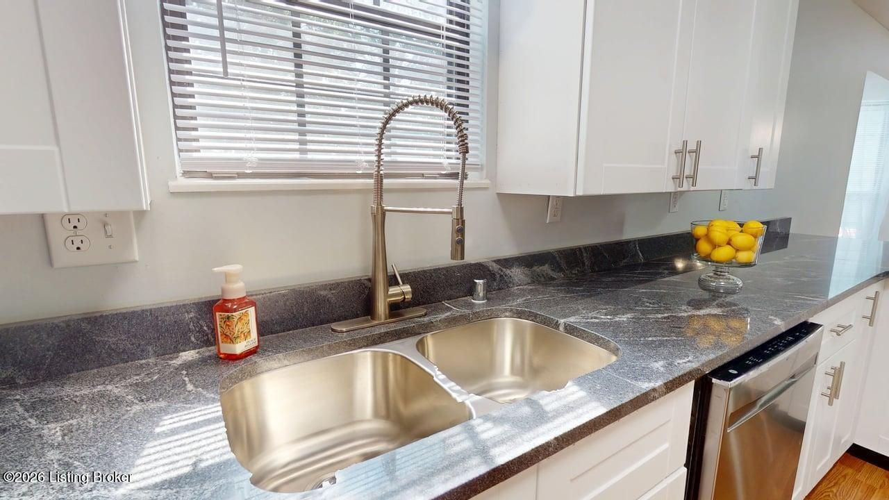 409 College View Dr Property Photo 18