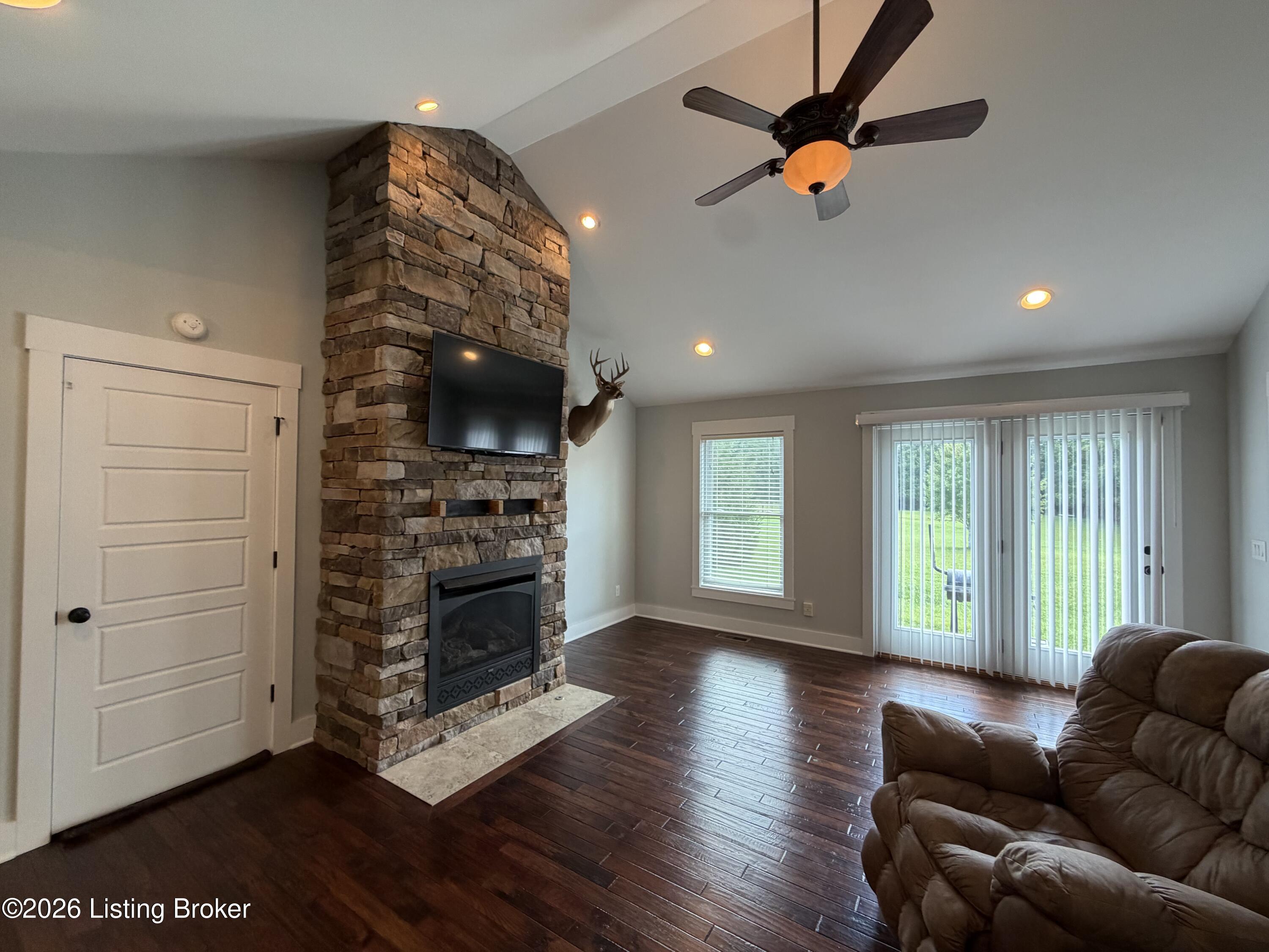 1695 Hall Simpson Rd Property Photo 6