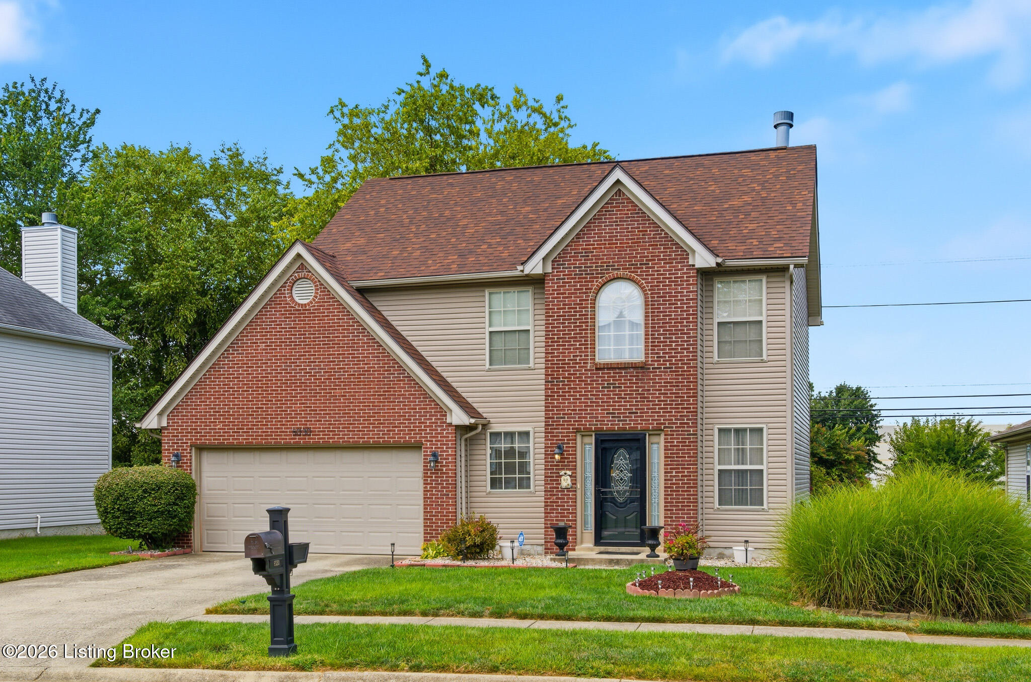 6030 Woodhaven Pl Cir Property Photo 2