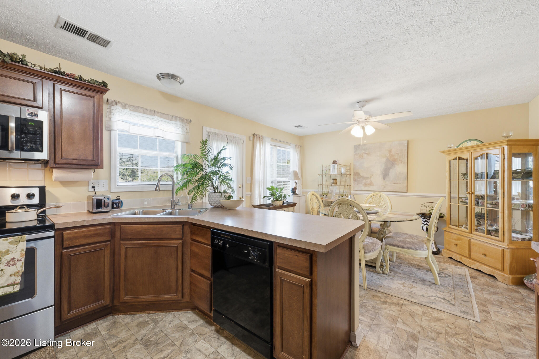6030 Woodhaven Pl Cir Property Photo 10