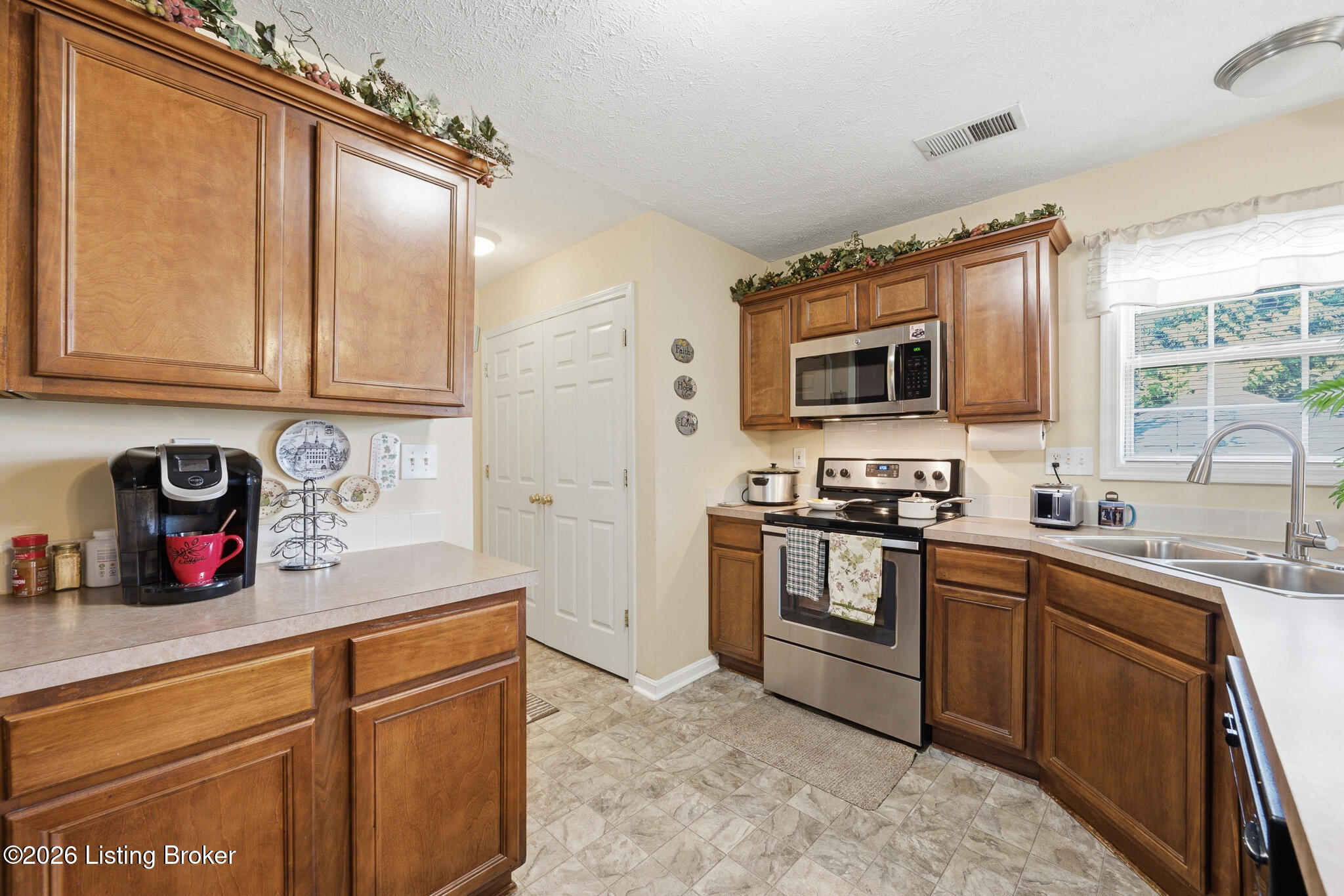 6030 Woodhaven Pl Cir Property Photo 11