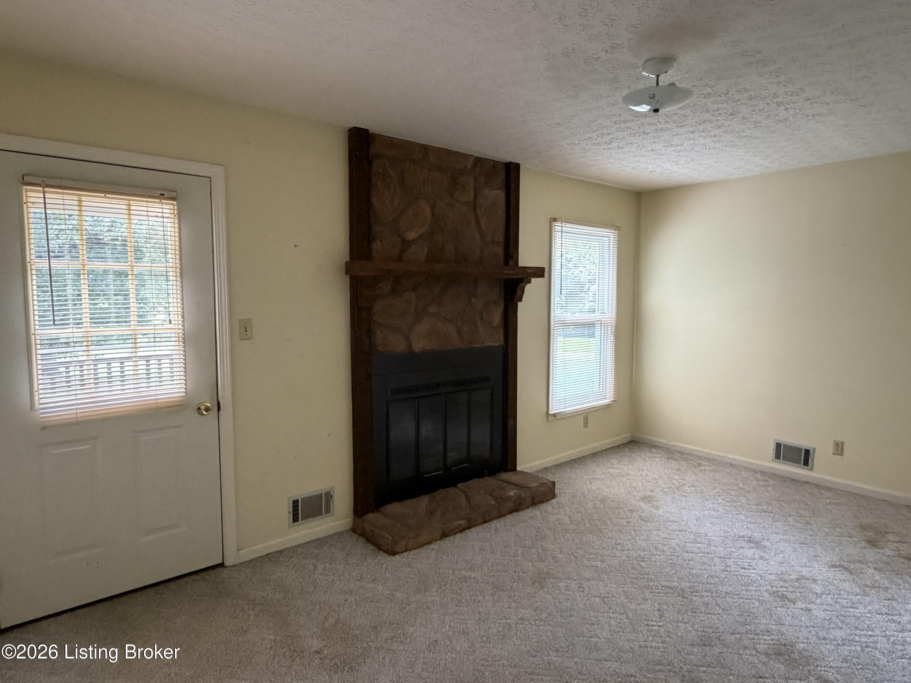 2410 Plum Run Rd Property Photo 3