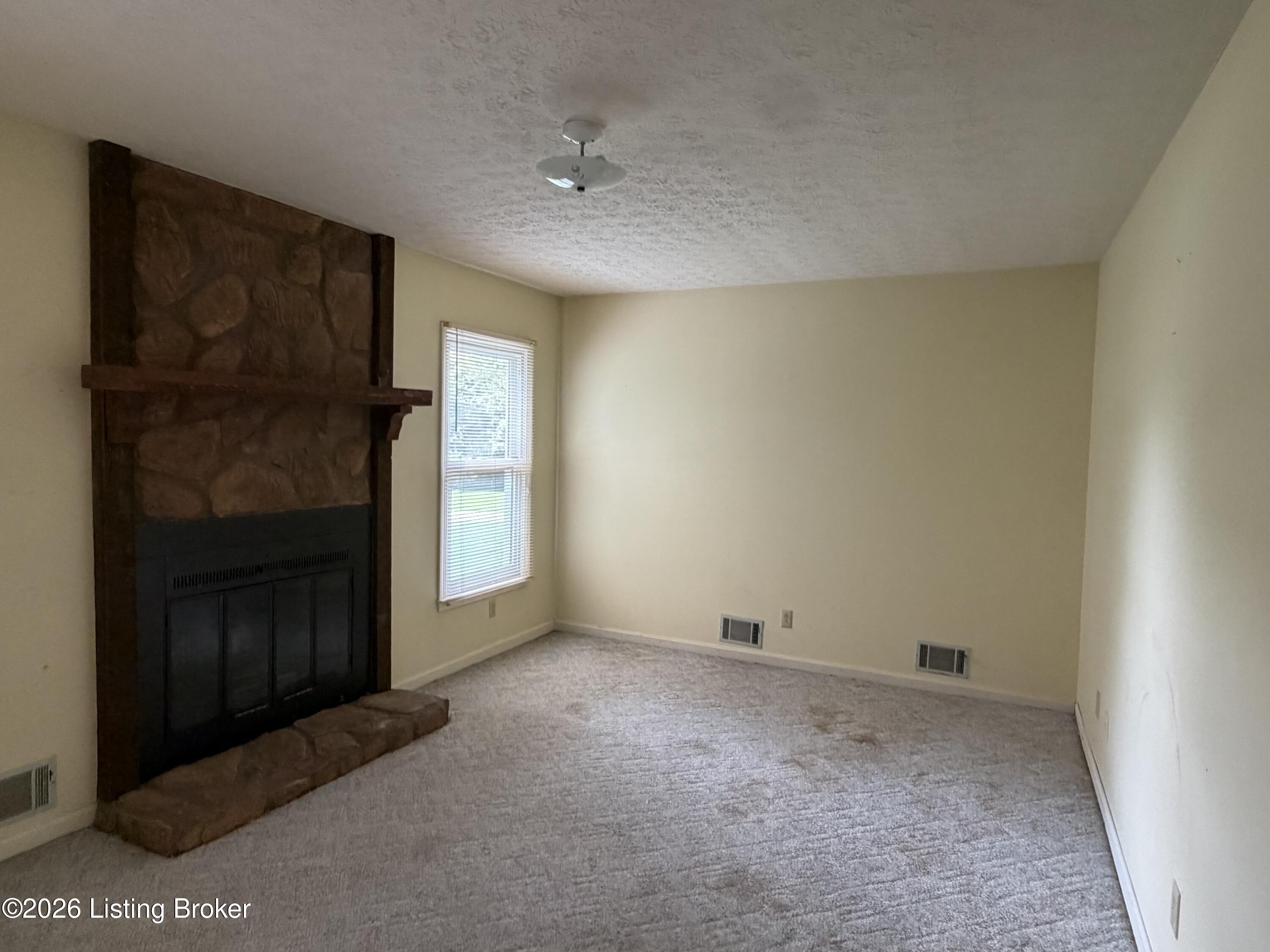 2410 Plum Run Rd Property Photo 5