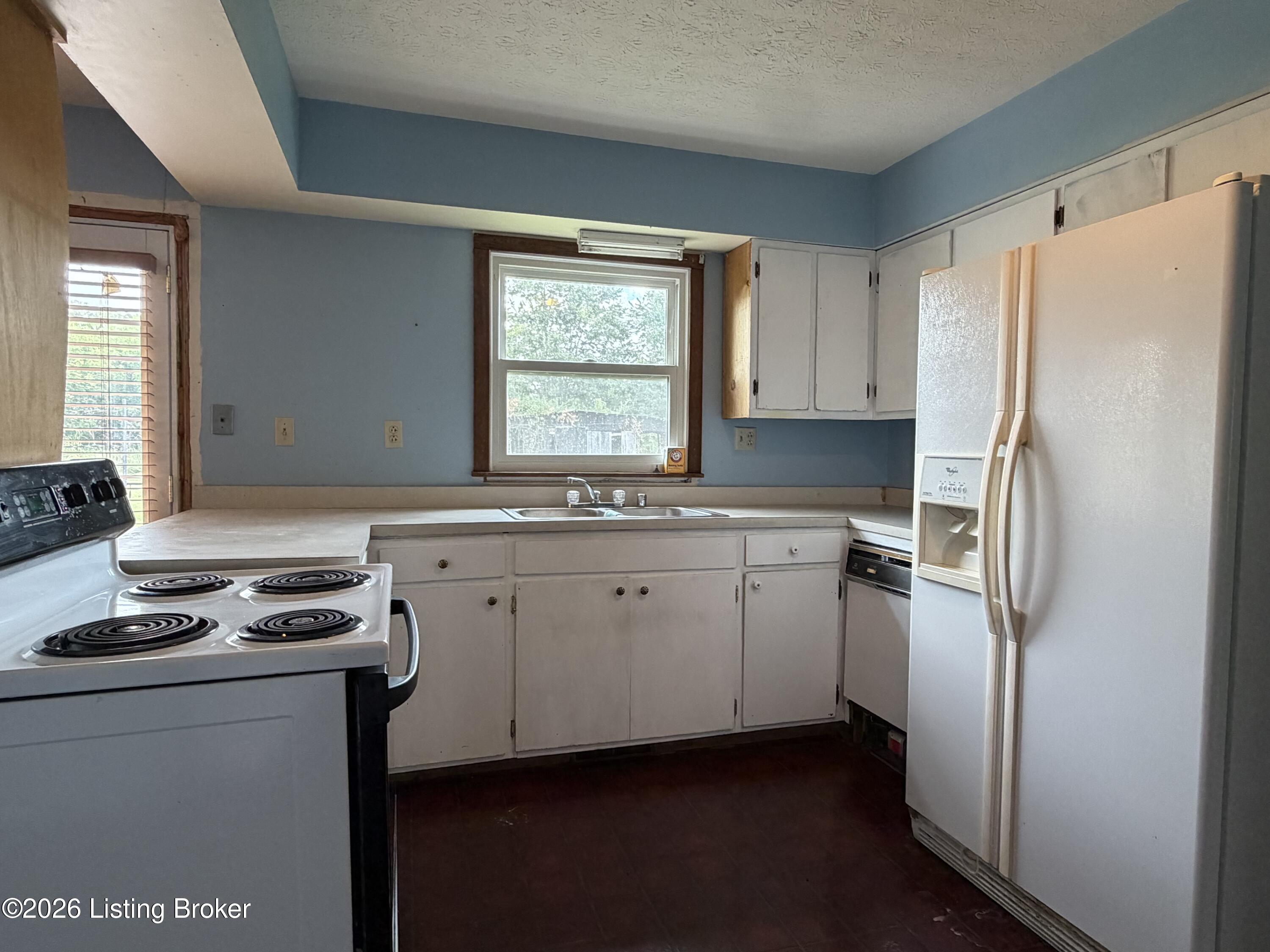 2410 Plum Run Rd Property Photo 6