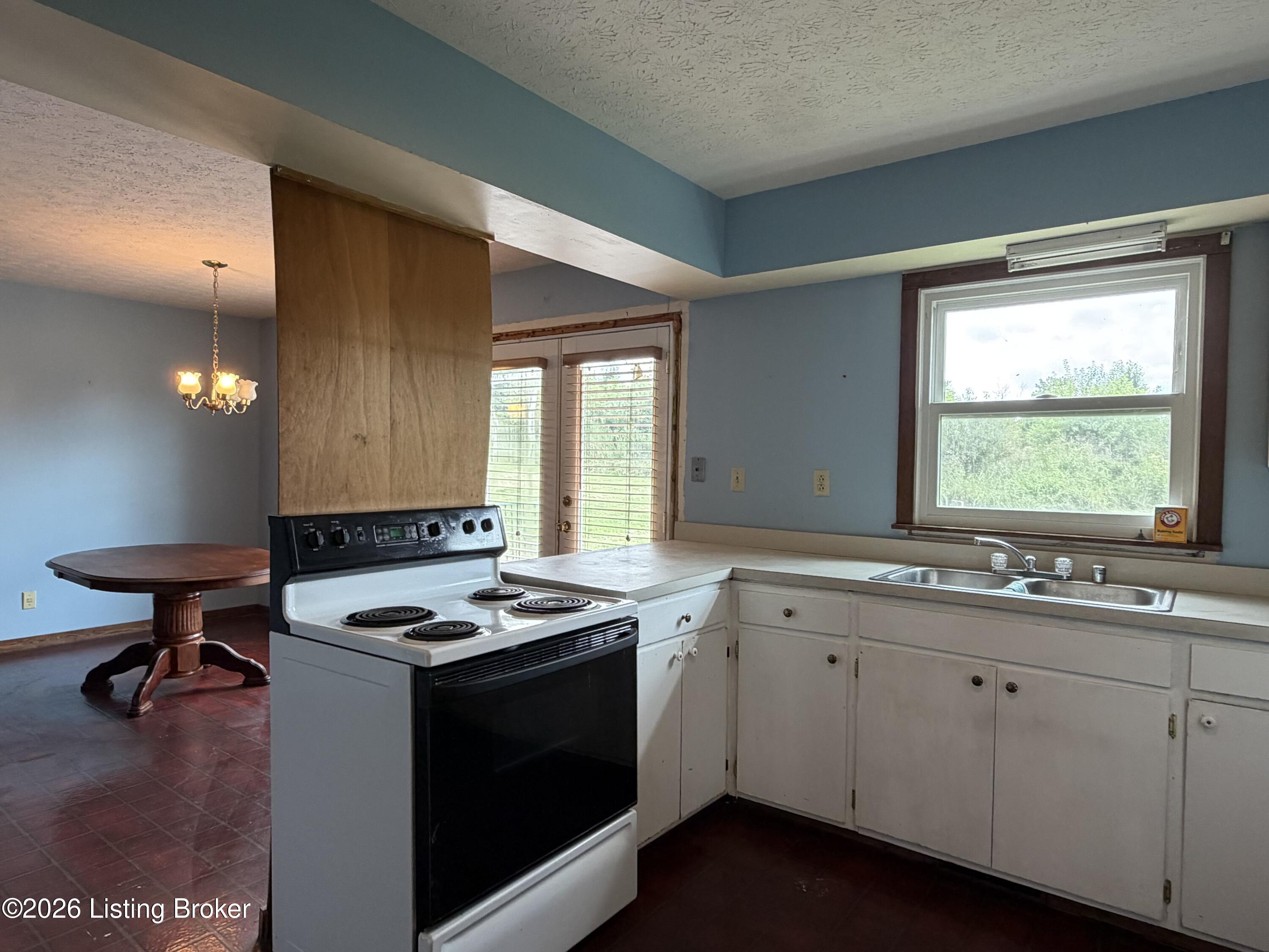 2410 Plum Run Rd Property Photo 7