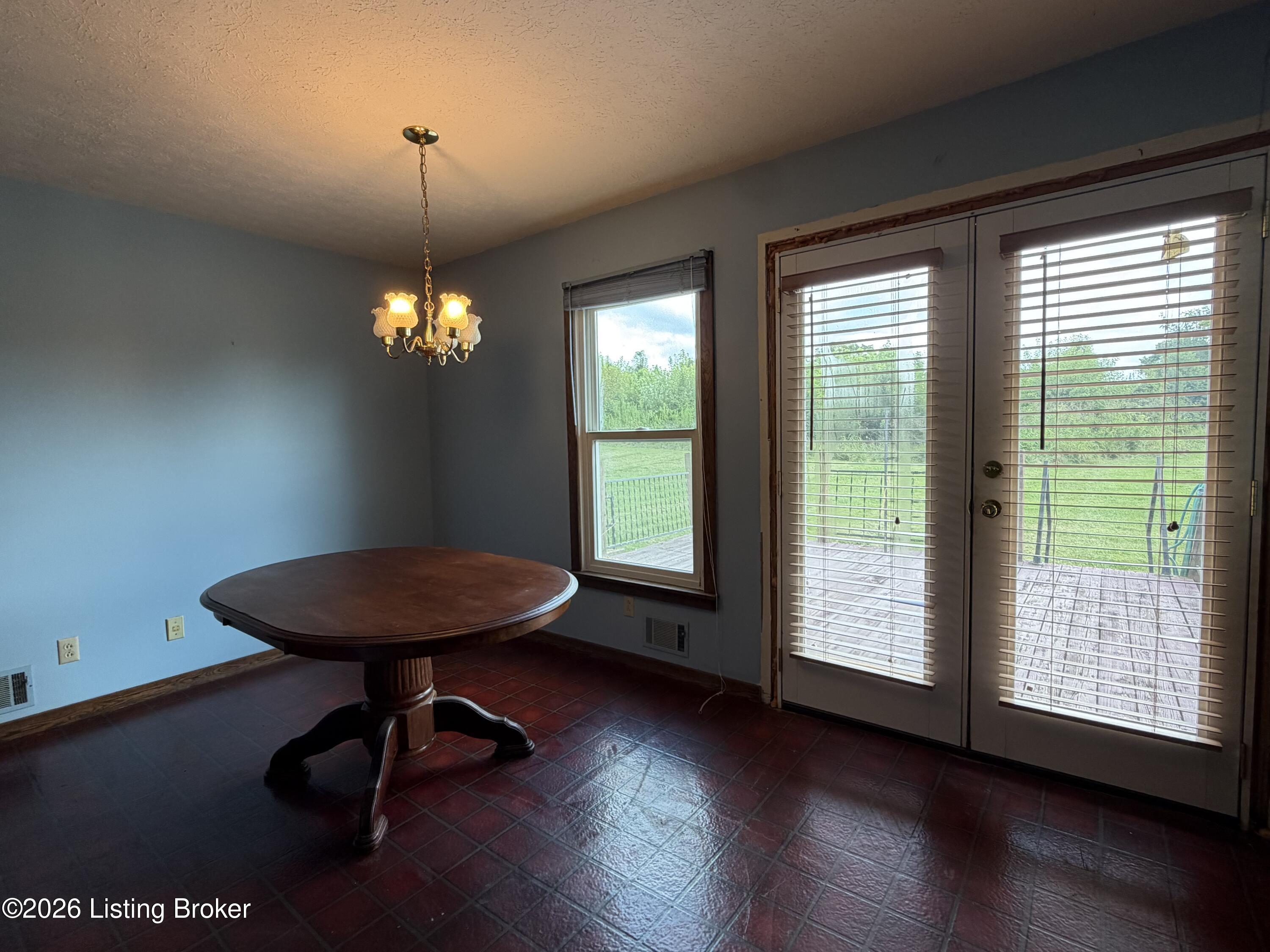 2410 Plum Run Rd Property Photo 8