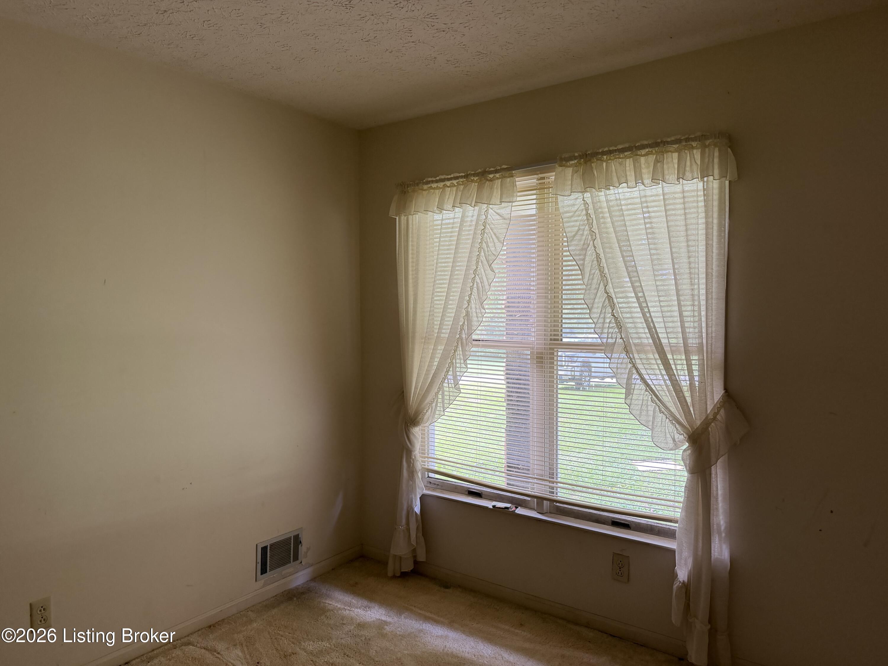 2410 Plum Run Rd Property Photo 11