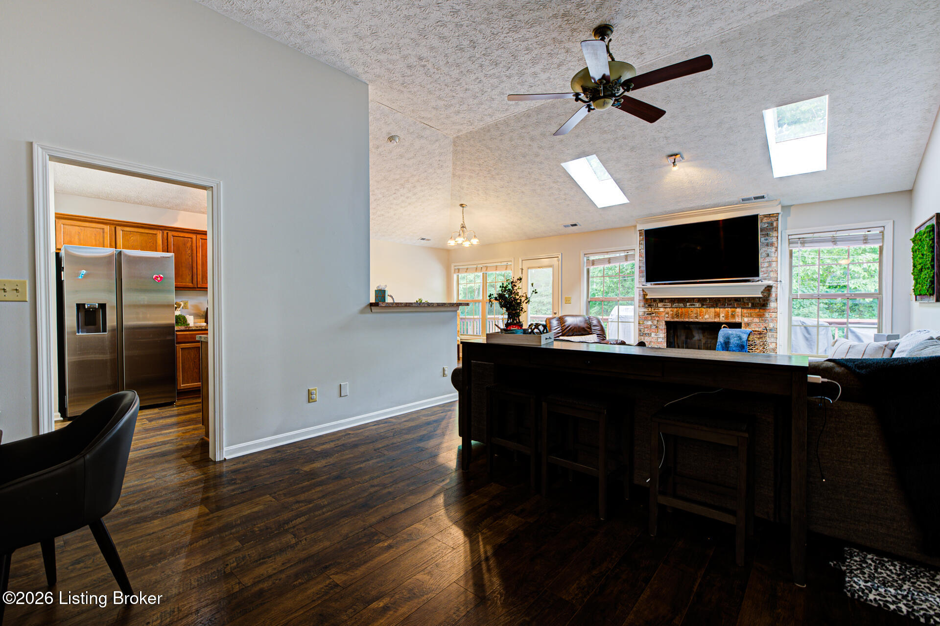 8915 Eli Dr Property Photo 3