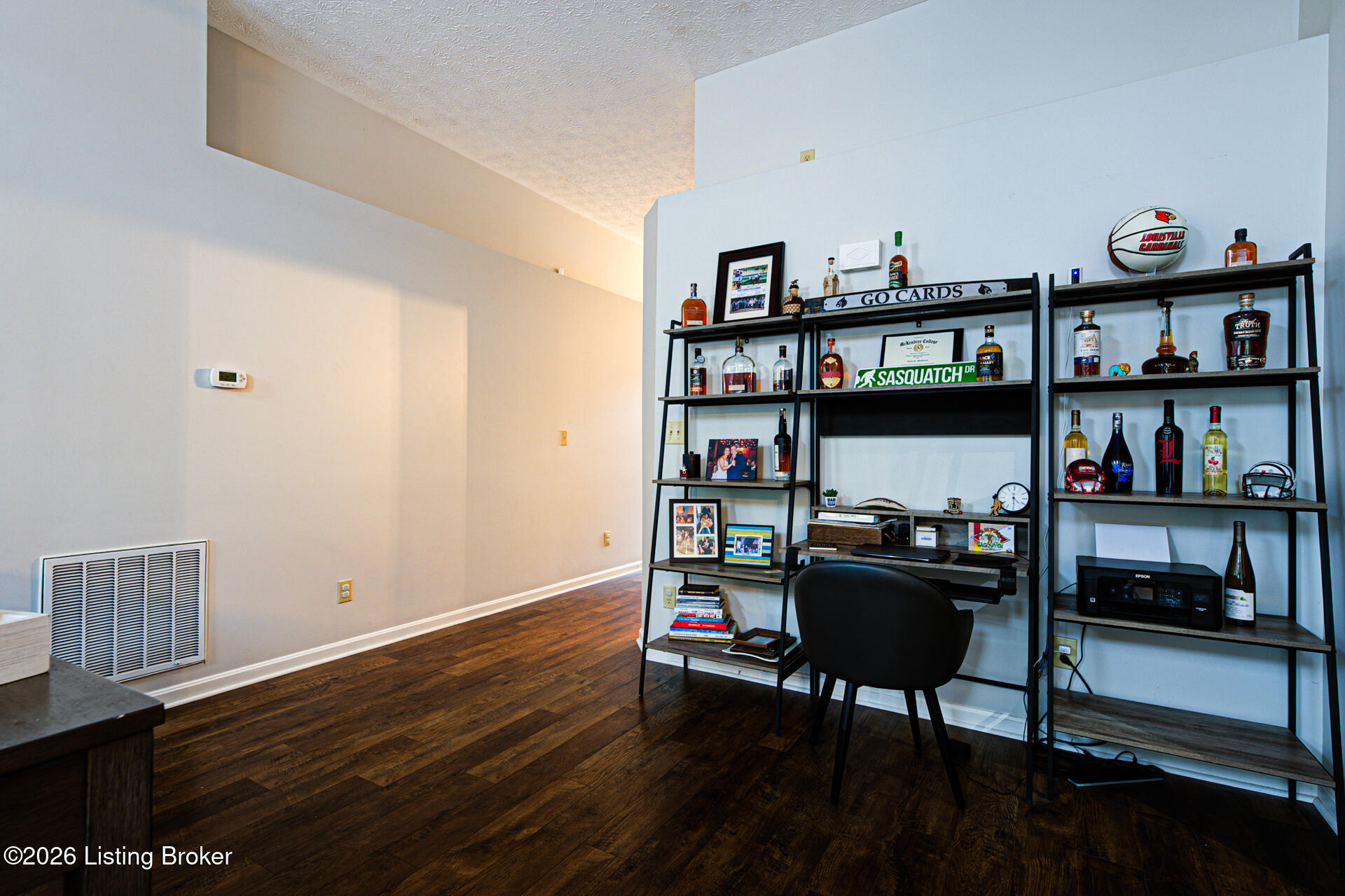 8915 Eli Dr Property Photo 4