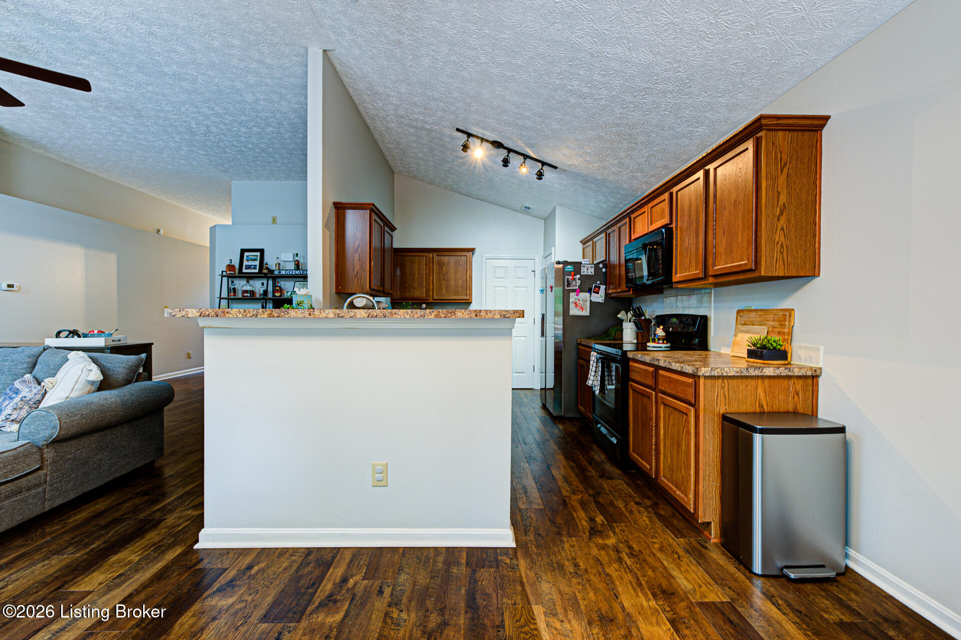 8915 Eli Dr Property Photo 10