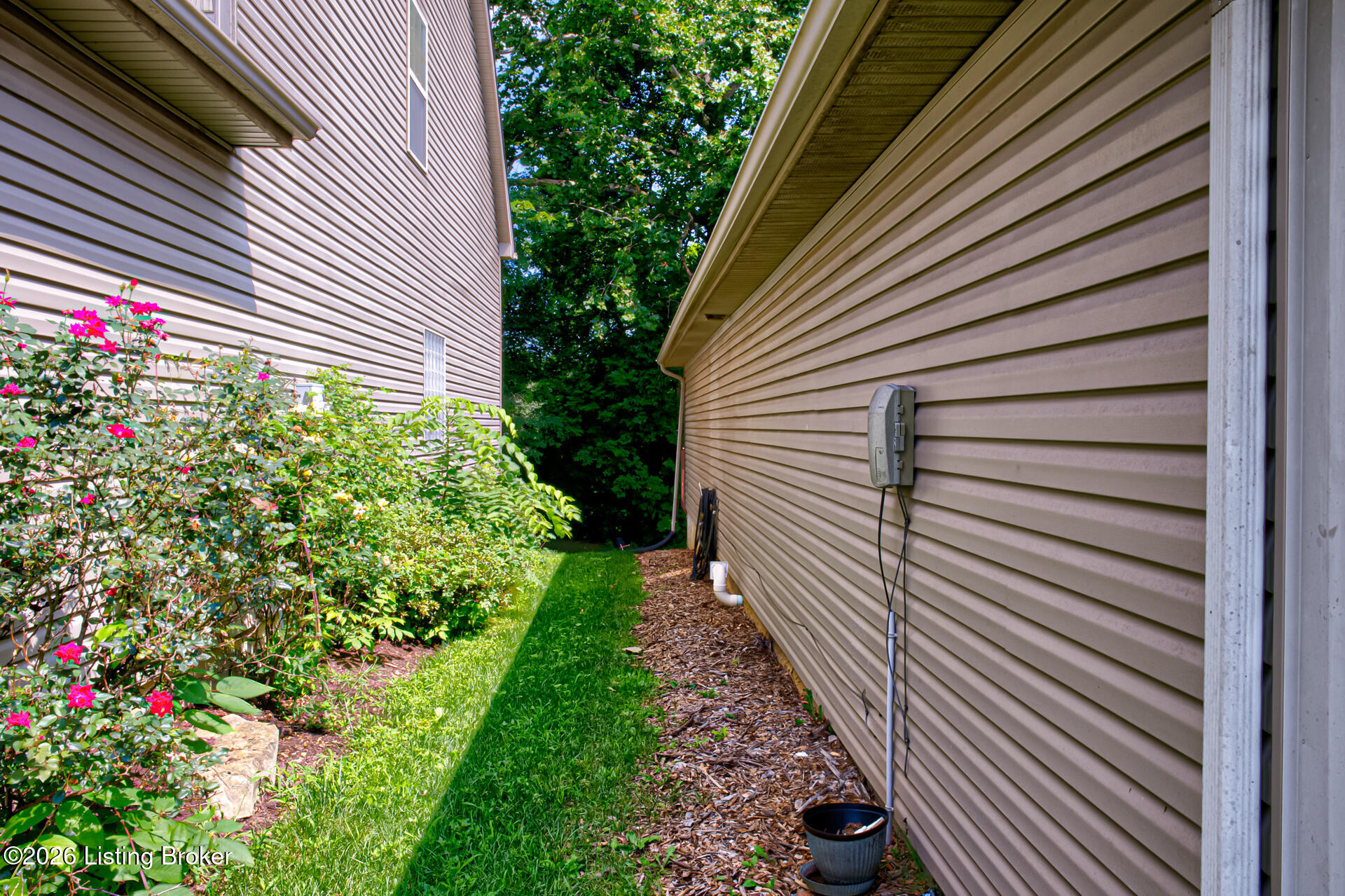 8915 Eli Dr Property Photo 36