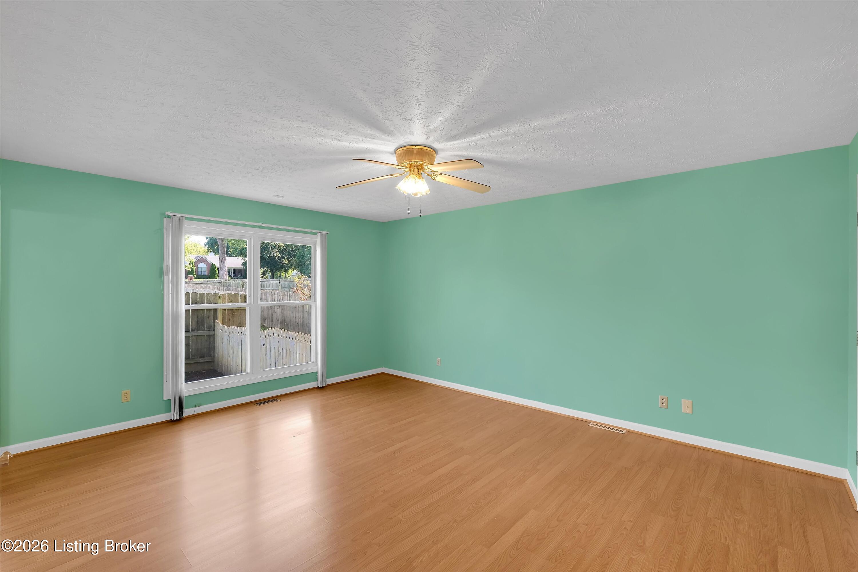 1711 Crestview Dr Property Photo 12