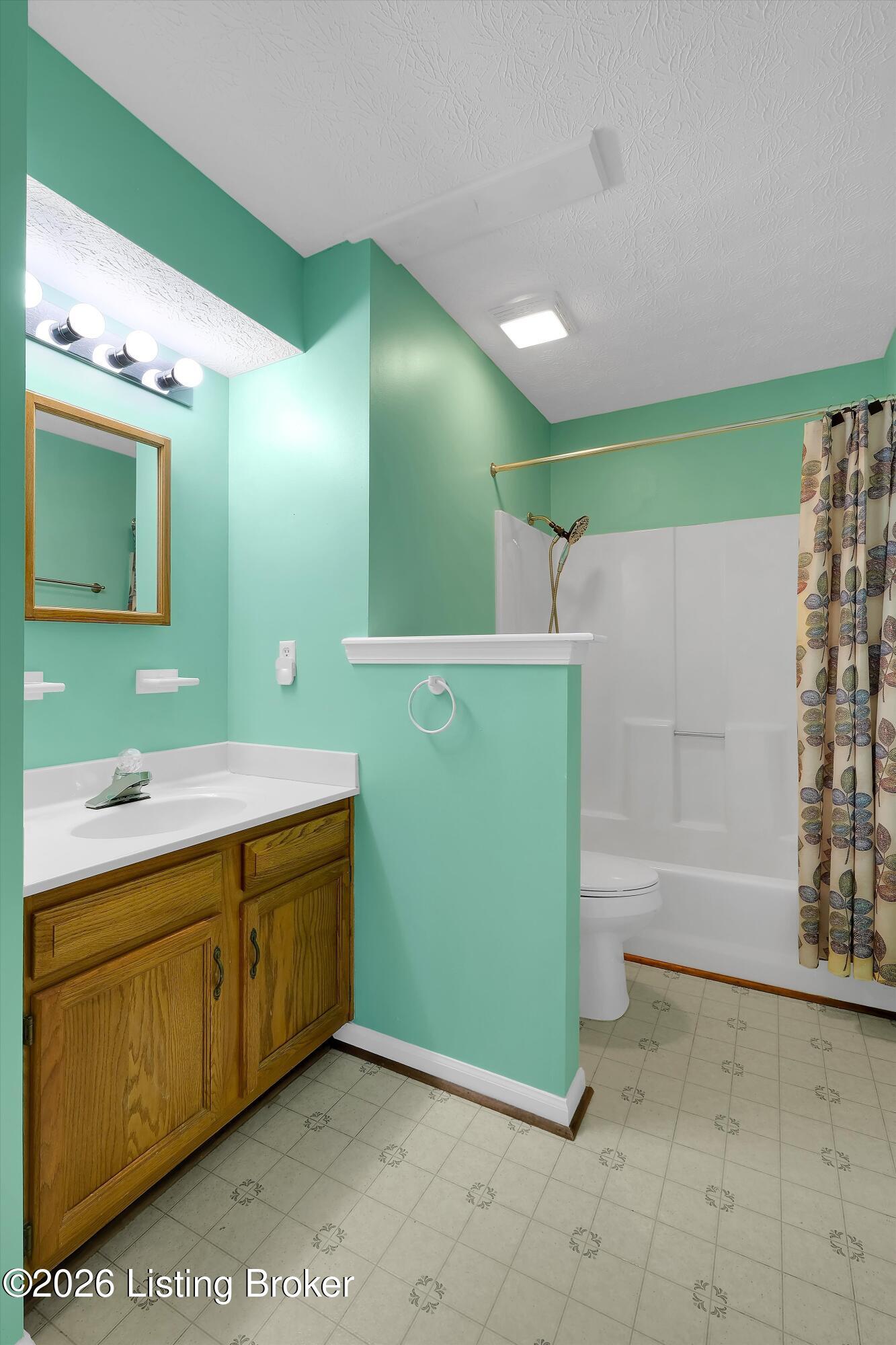 1711 Crestview Dr Property Photo 15
