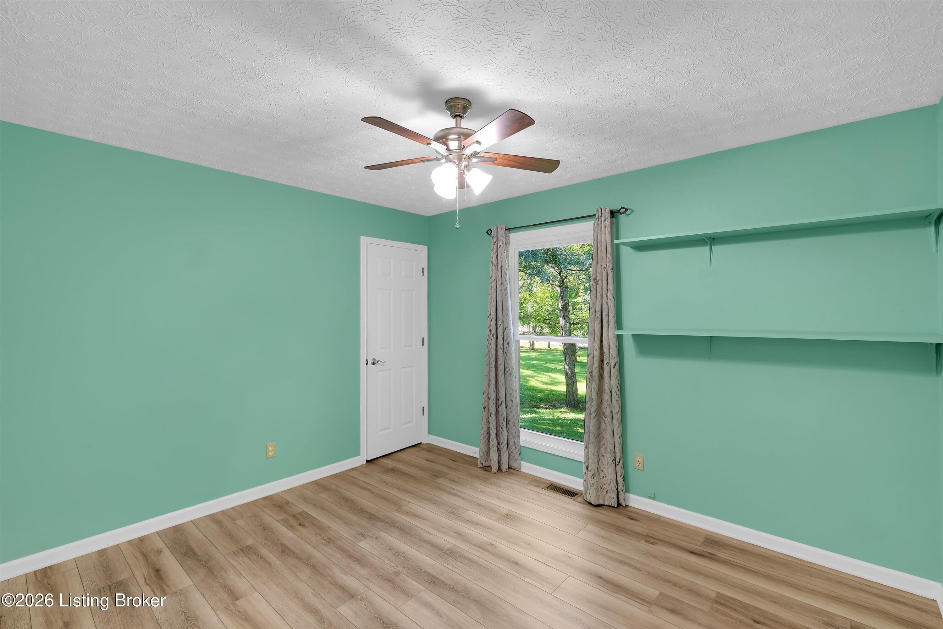1711 Crestview Dr Property Photo 17