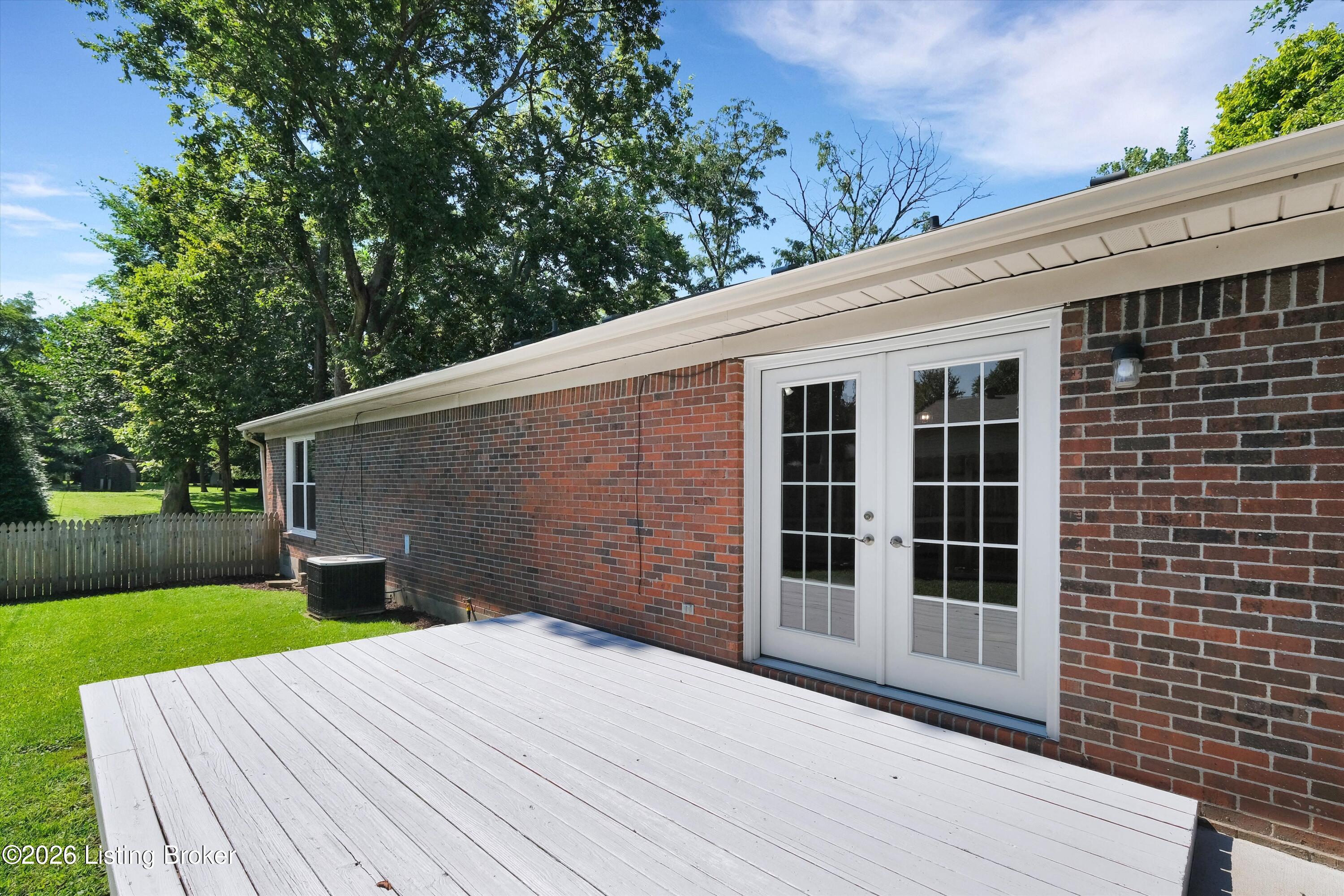 1711 Crestview Dr Property Photo 27