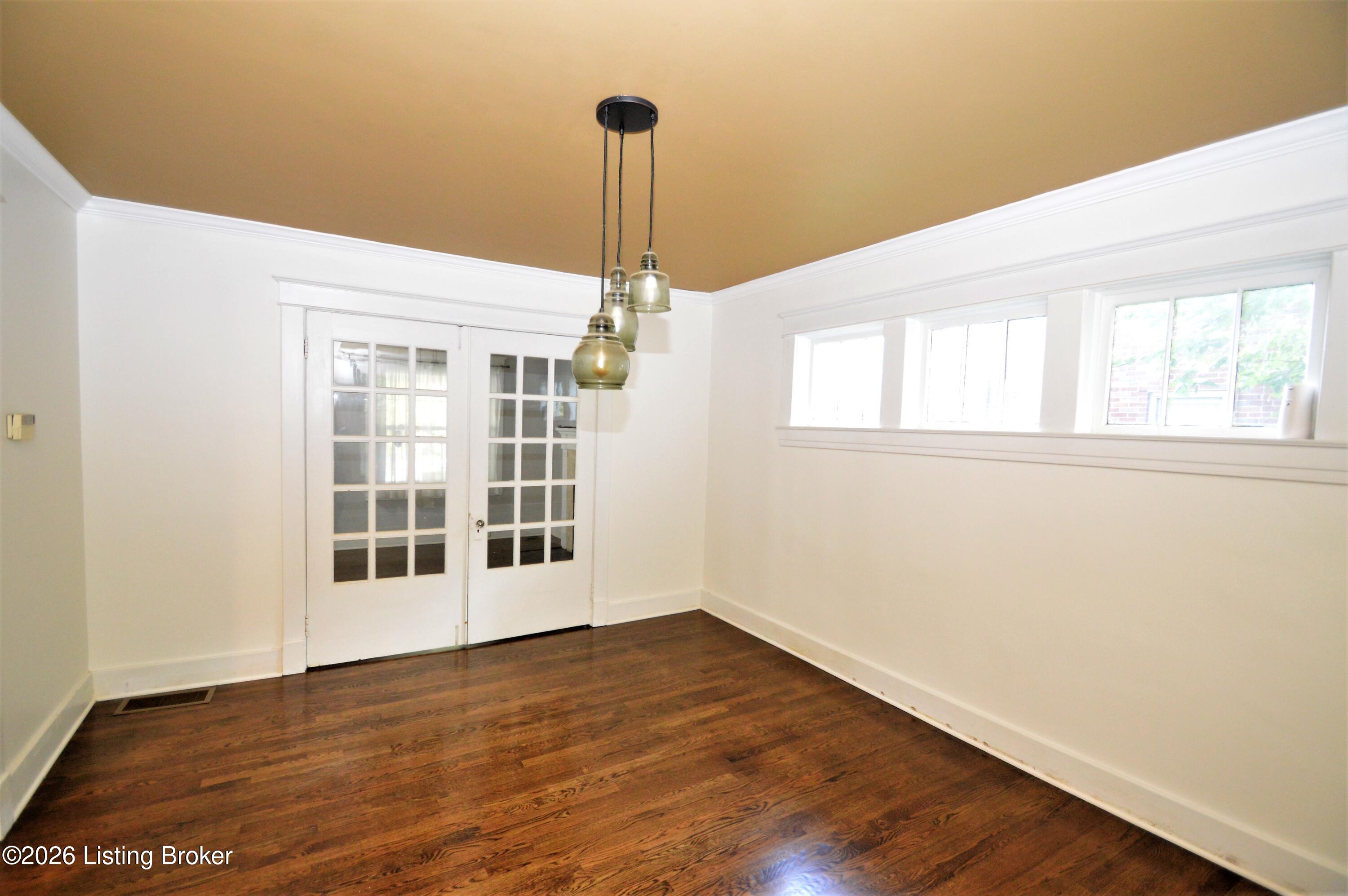 2102 Murray Ave Property Photo 5