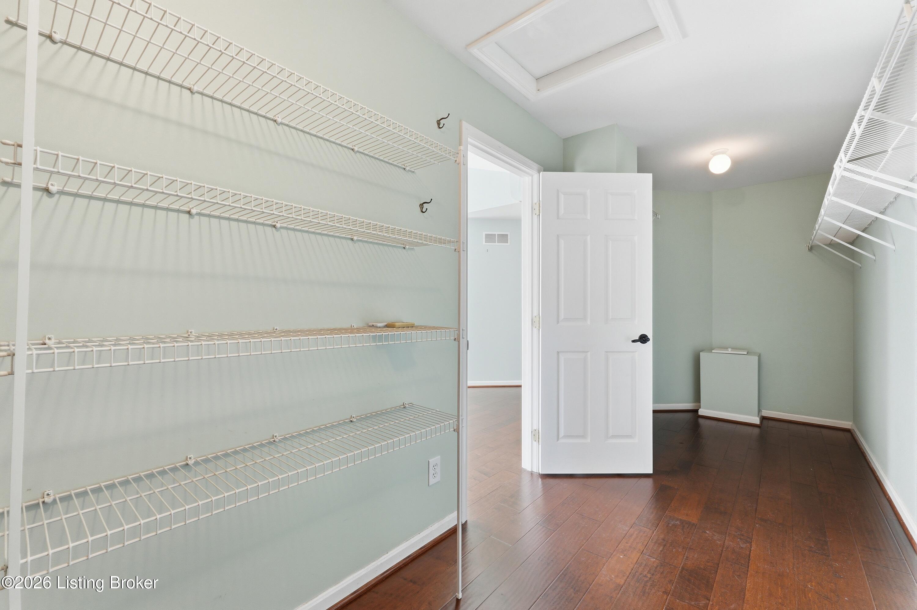 11710 Paramont Way Property Photo 37