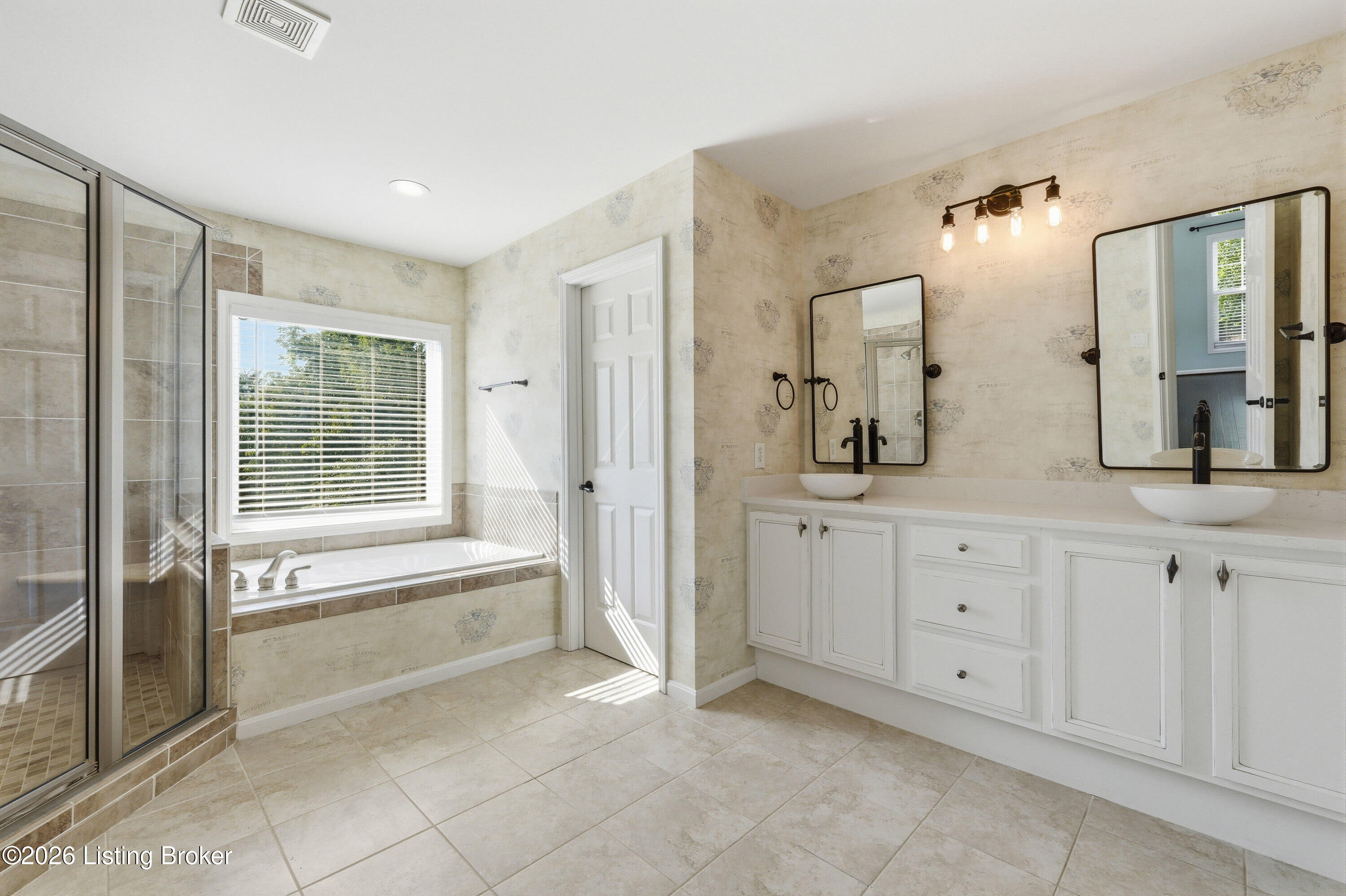 11710 Paramont Way Property Photo 38