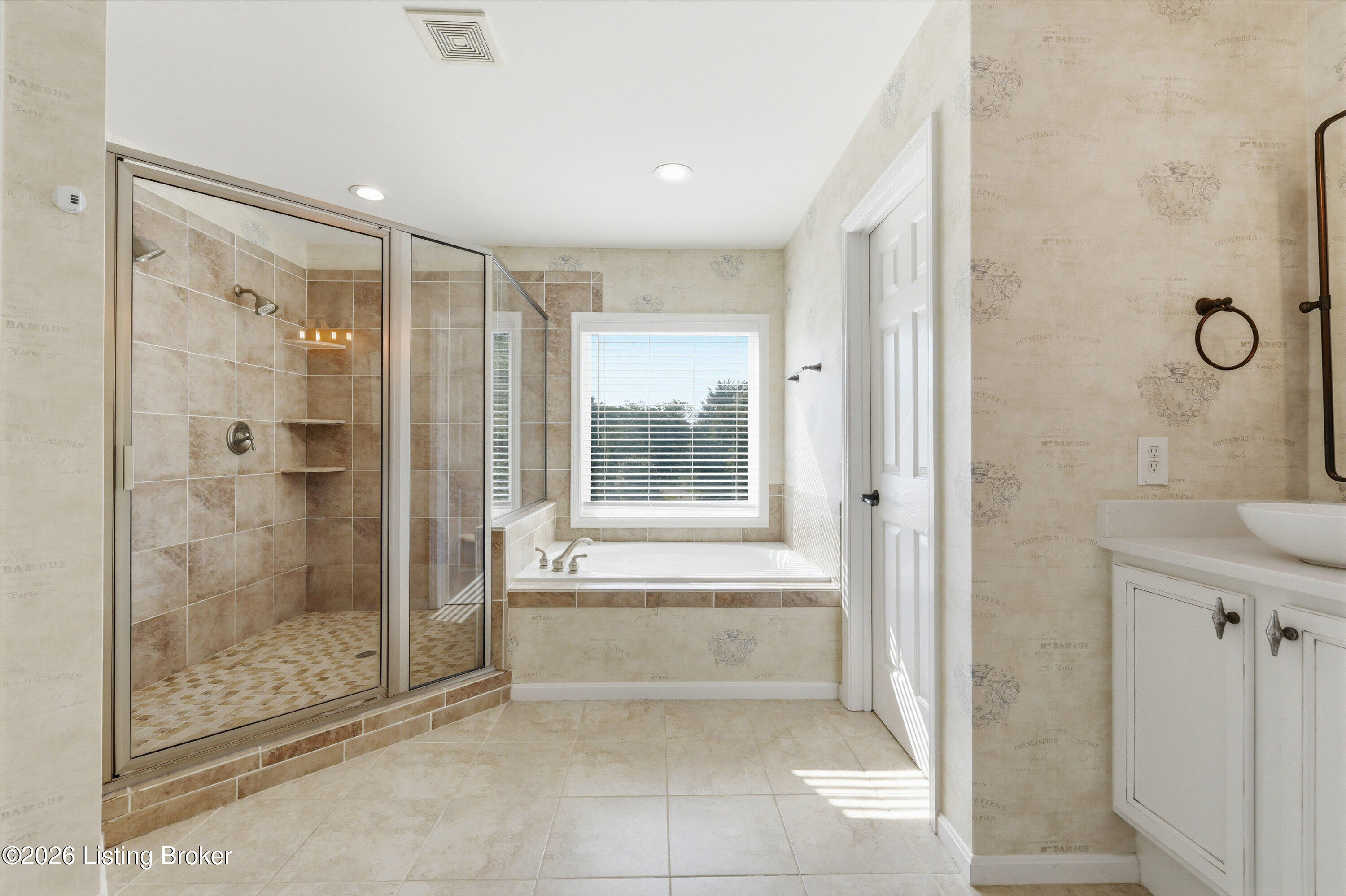 11710 Paramont Way Property Photo 39