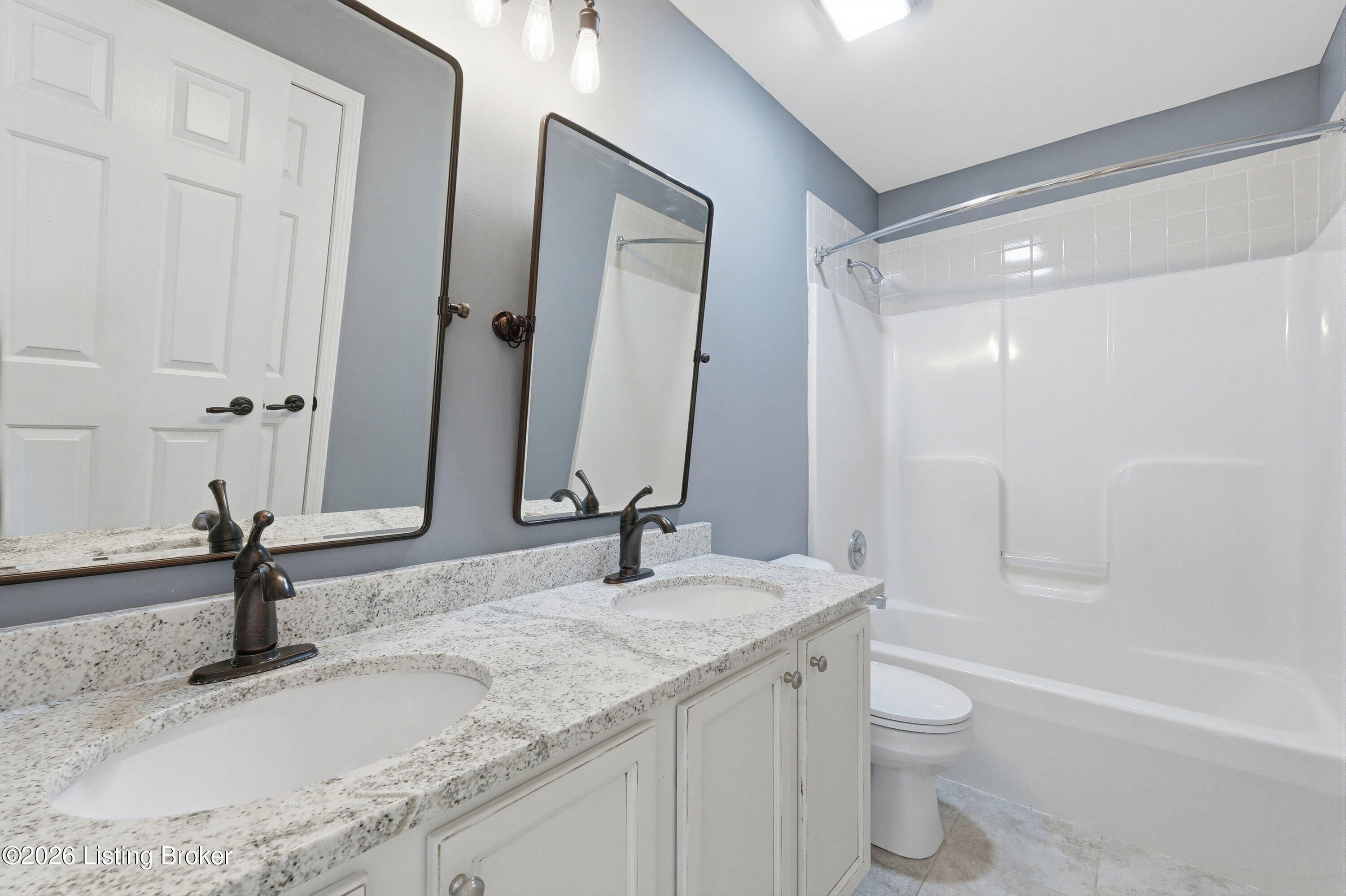 11710 Paramont Way Property Photo 44
