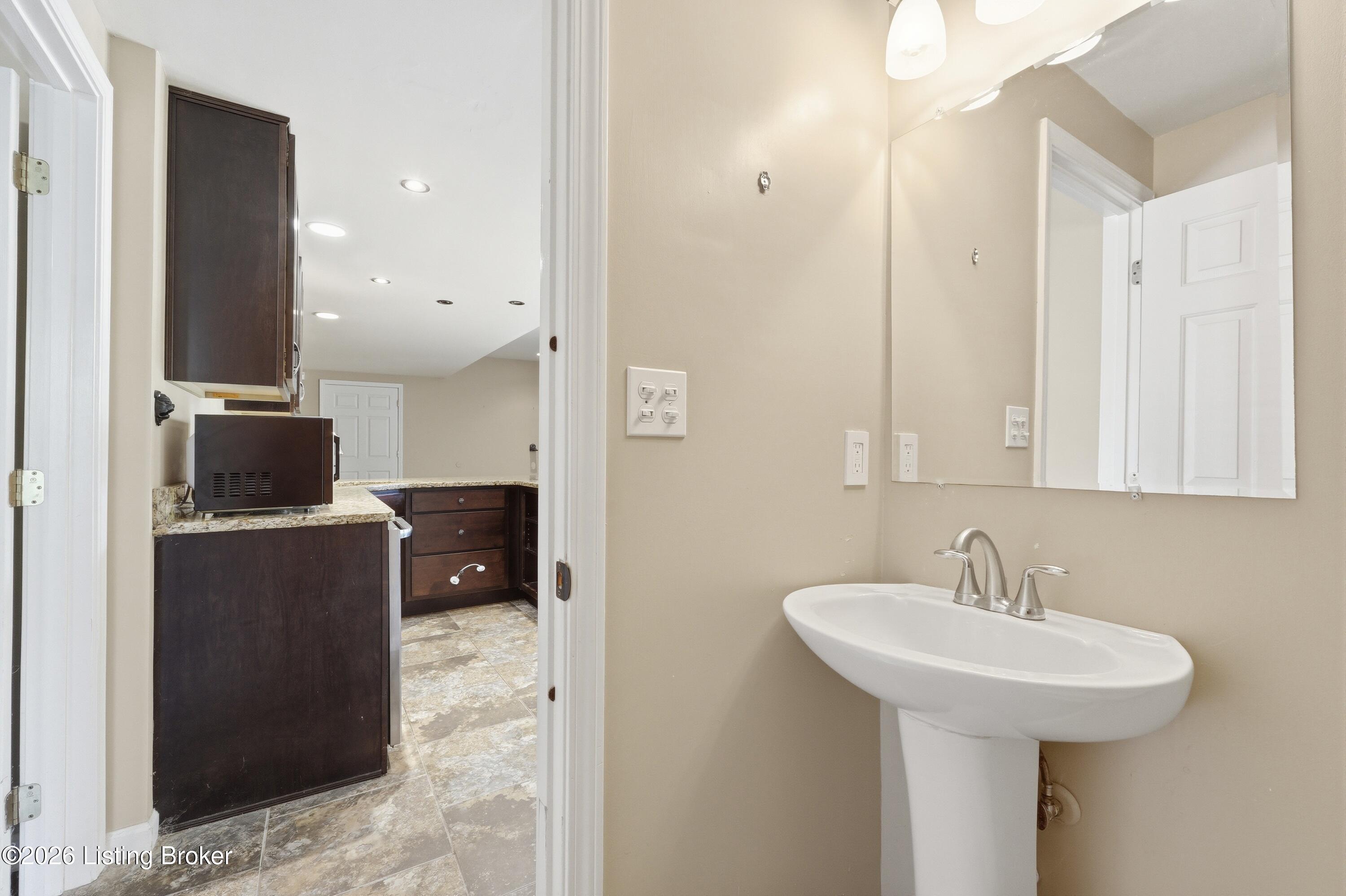 11710 Paramont Way Property Photo 59