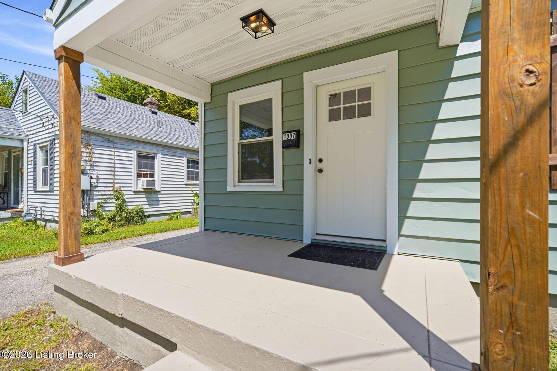1007 Beecher St Property Photo 2