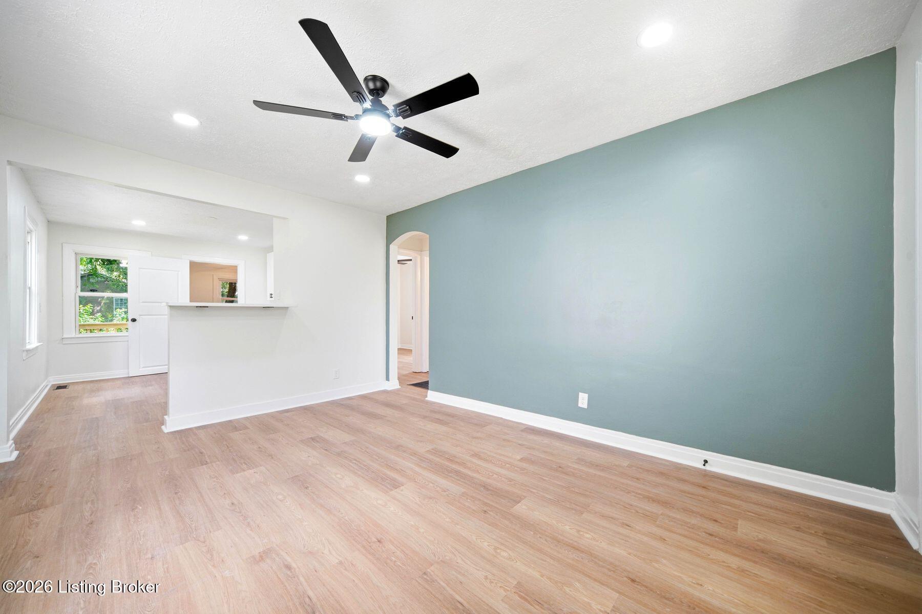 1007 Beecher St Property Photo 5