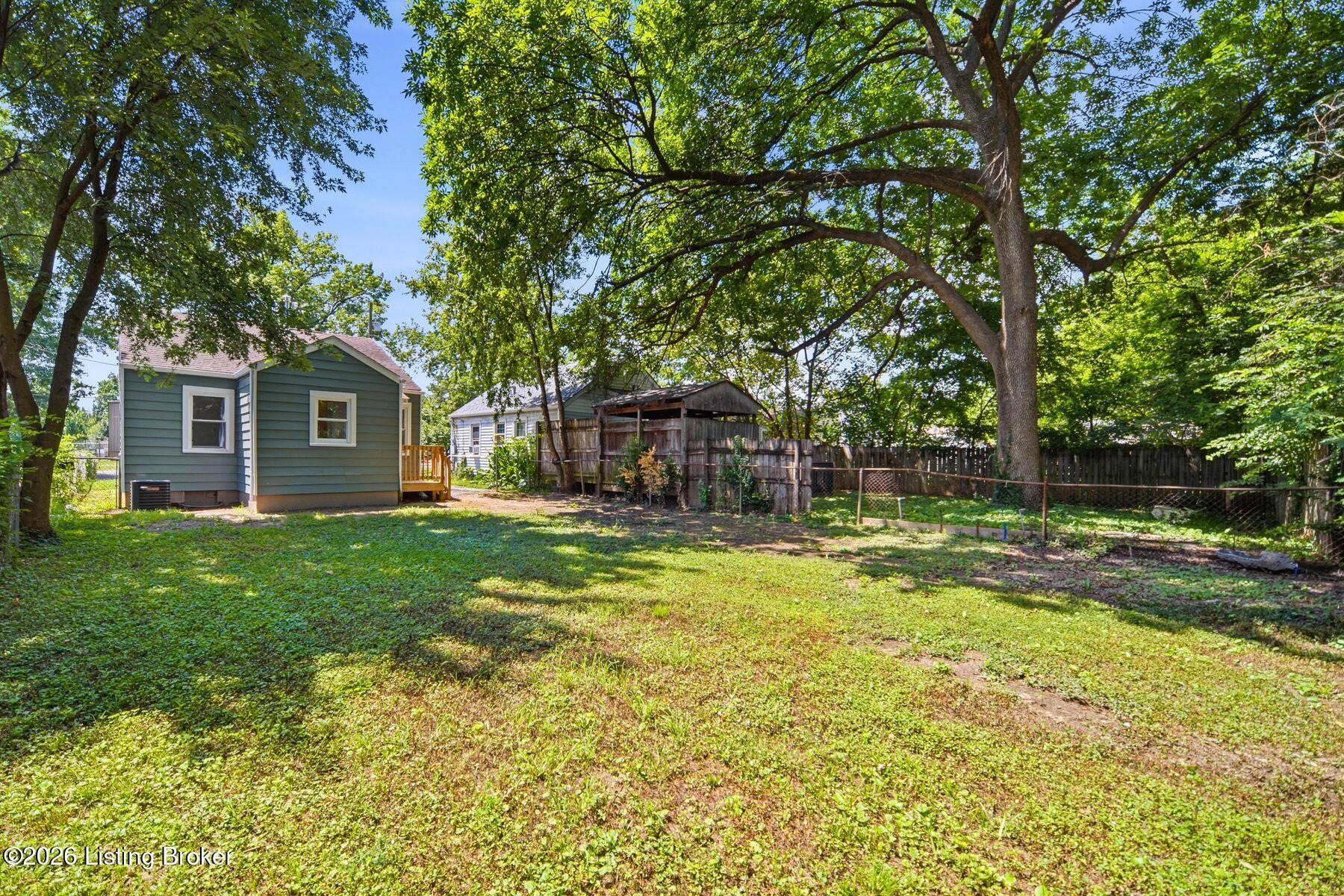 1007 Beecher St Property Photo 18