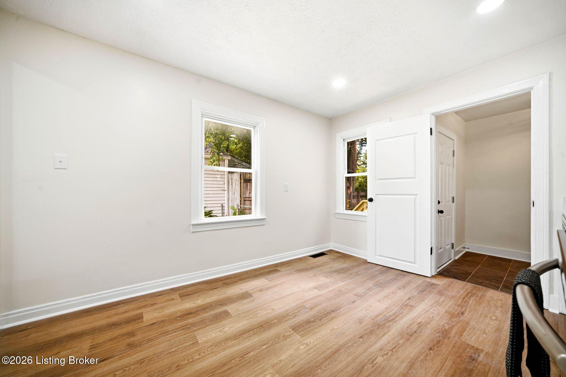 1007 Beecher St Property Photo 37