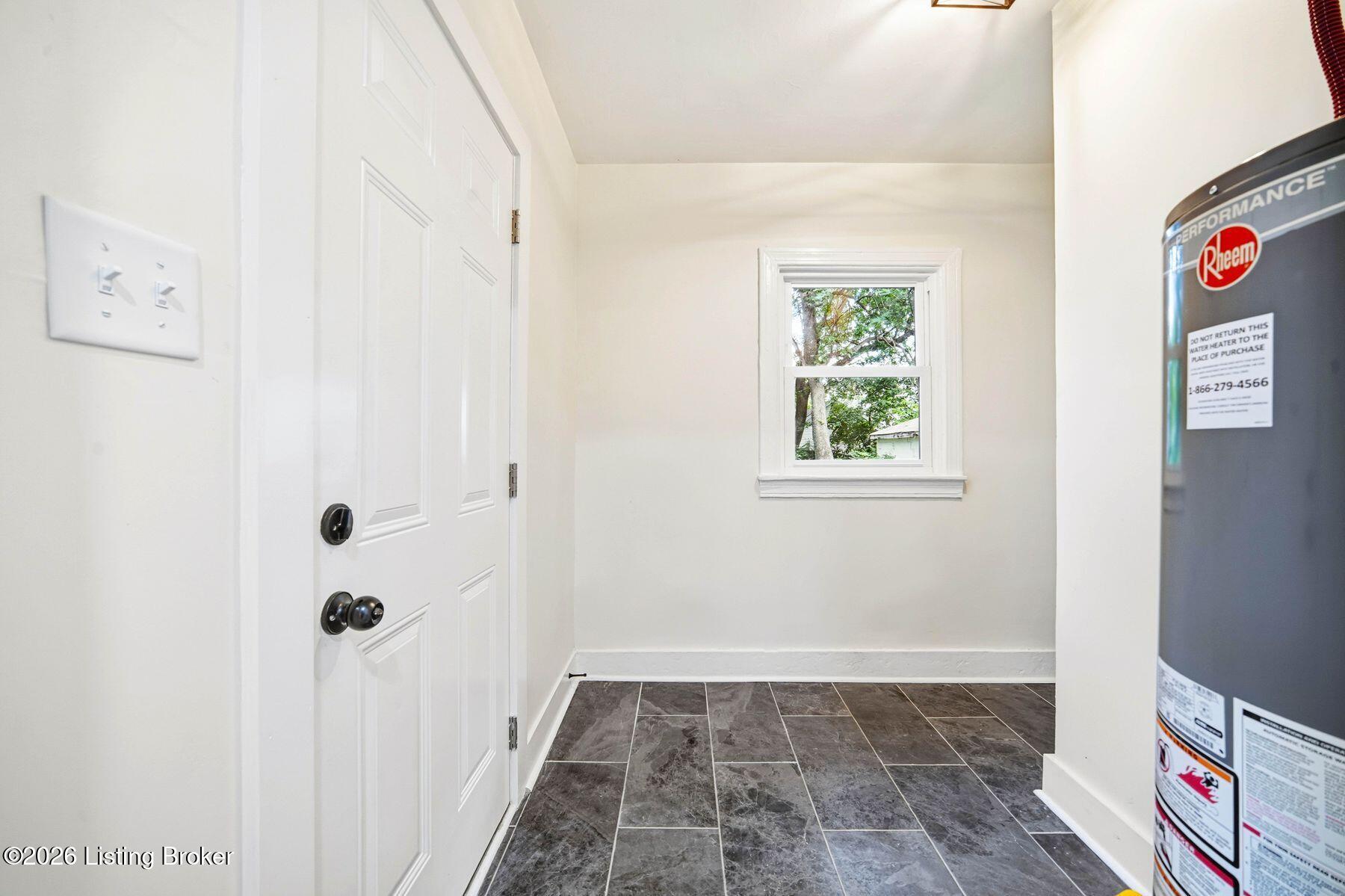 1007 Beecher St Property Photo 38