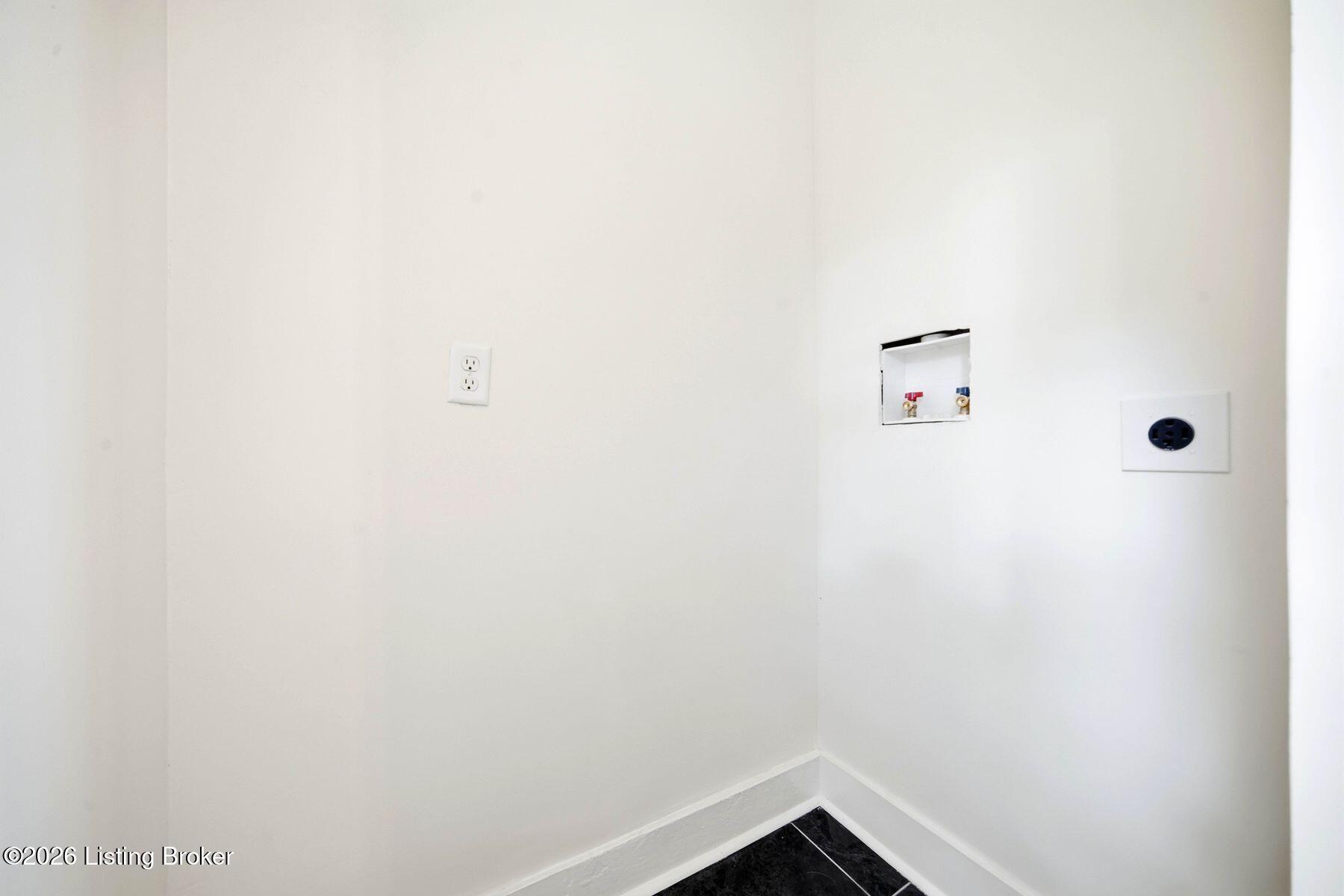 1007 Beecher St Property Photo 39
