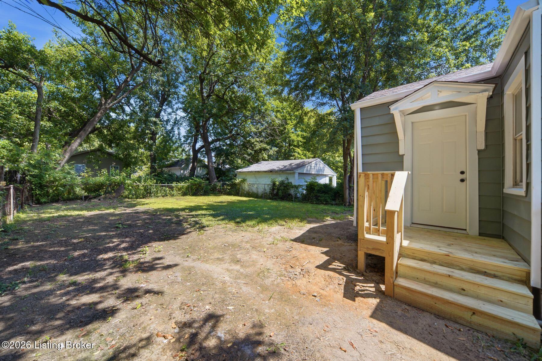 1007 Beecher St Property Photo 45