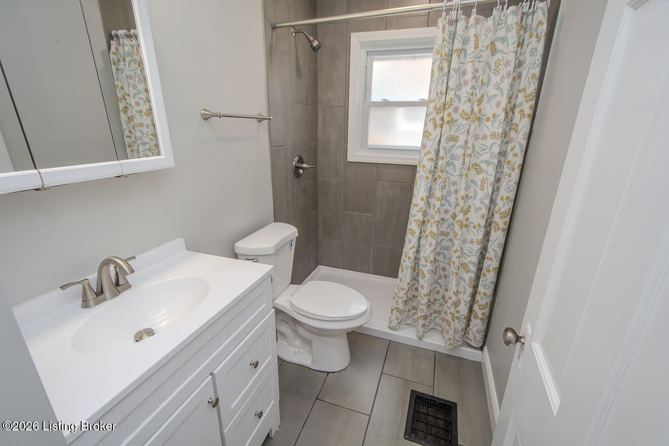 2416 Bradley Ave Property Photo 25