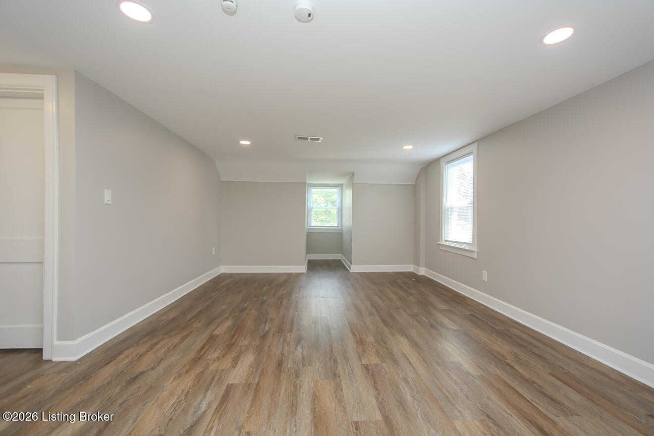 2416 Bradley Ave Property Photo 34
