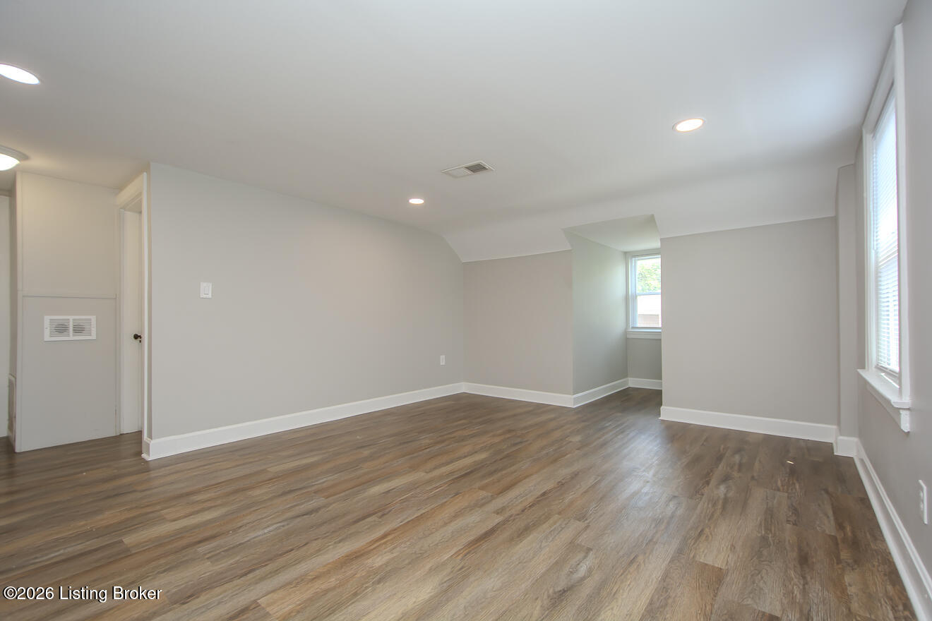 2416 Bradley Ave Property Photo 35