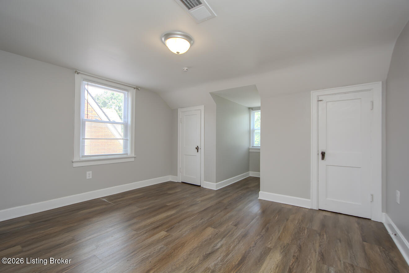 2416 Bradley Ave Property Photo 42