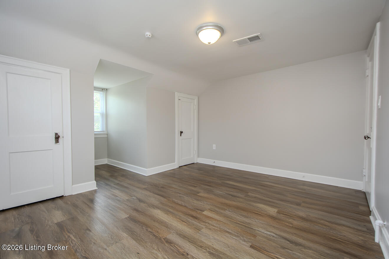 2416 Bradley Ave Property Photo 43