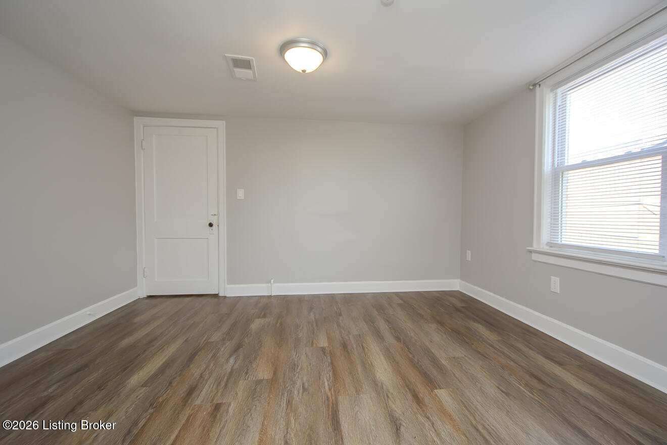 2416 Bradley Ave Property Photo 44