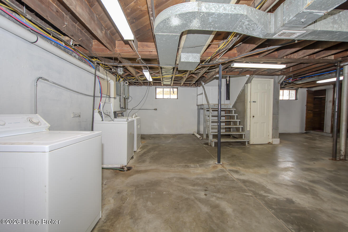 2416 Bradley Ave Property Photo 50