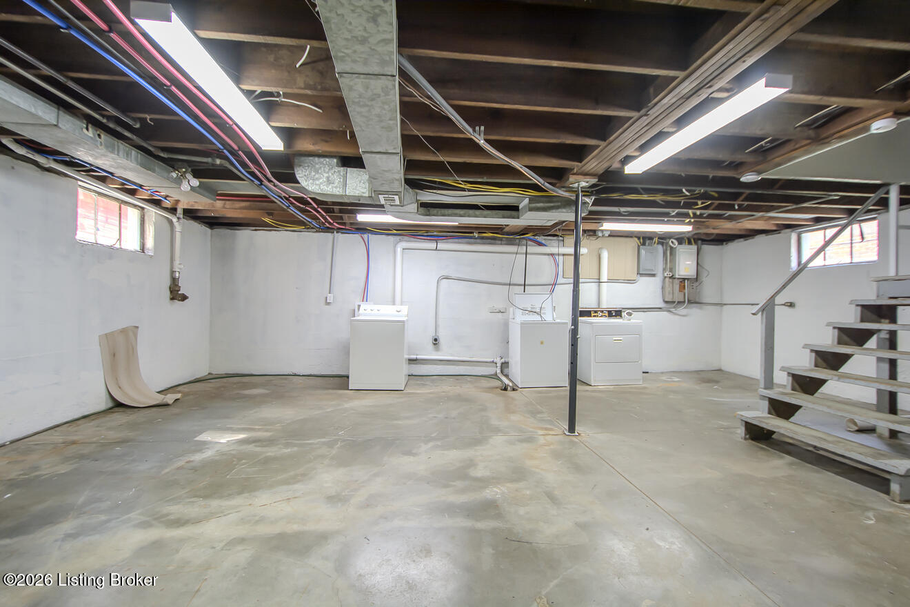 2416 Bradley Ave Property Photo 51