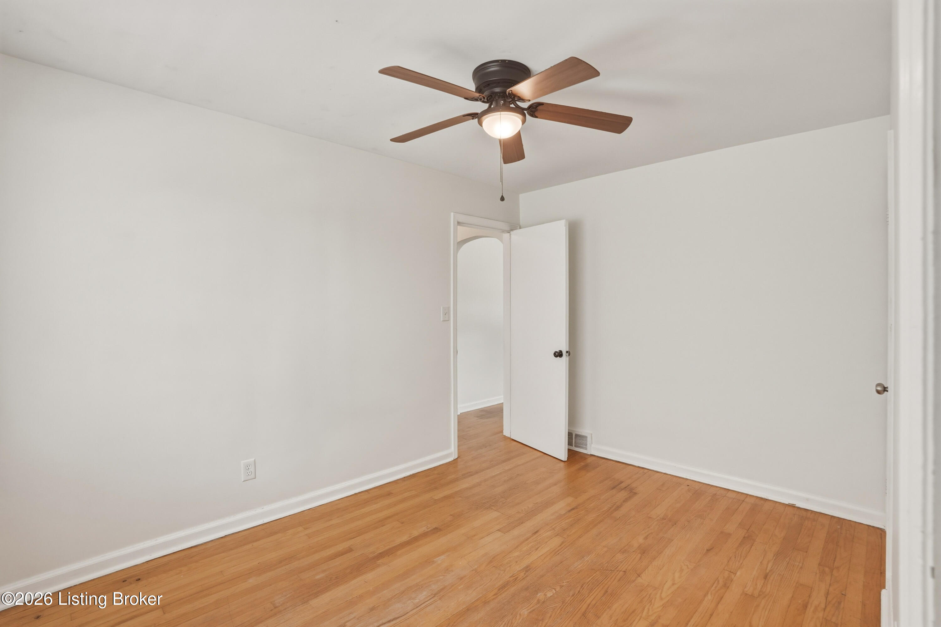 401 S Center St Property Photo 31