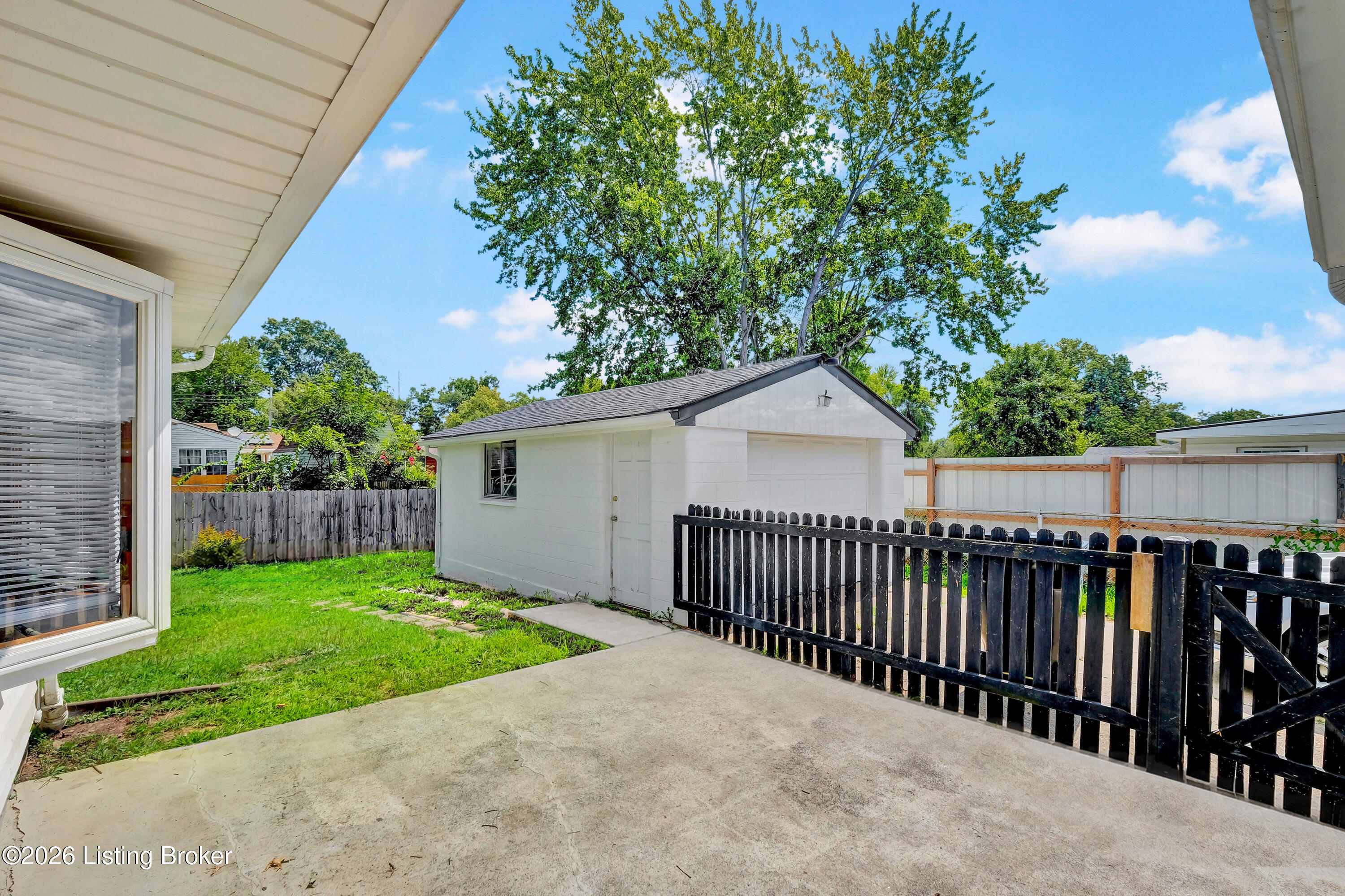 305 Kilmory Ave Property Photo 42